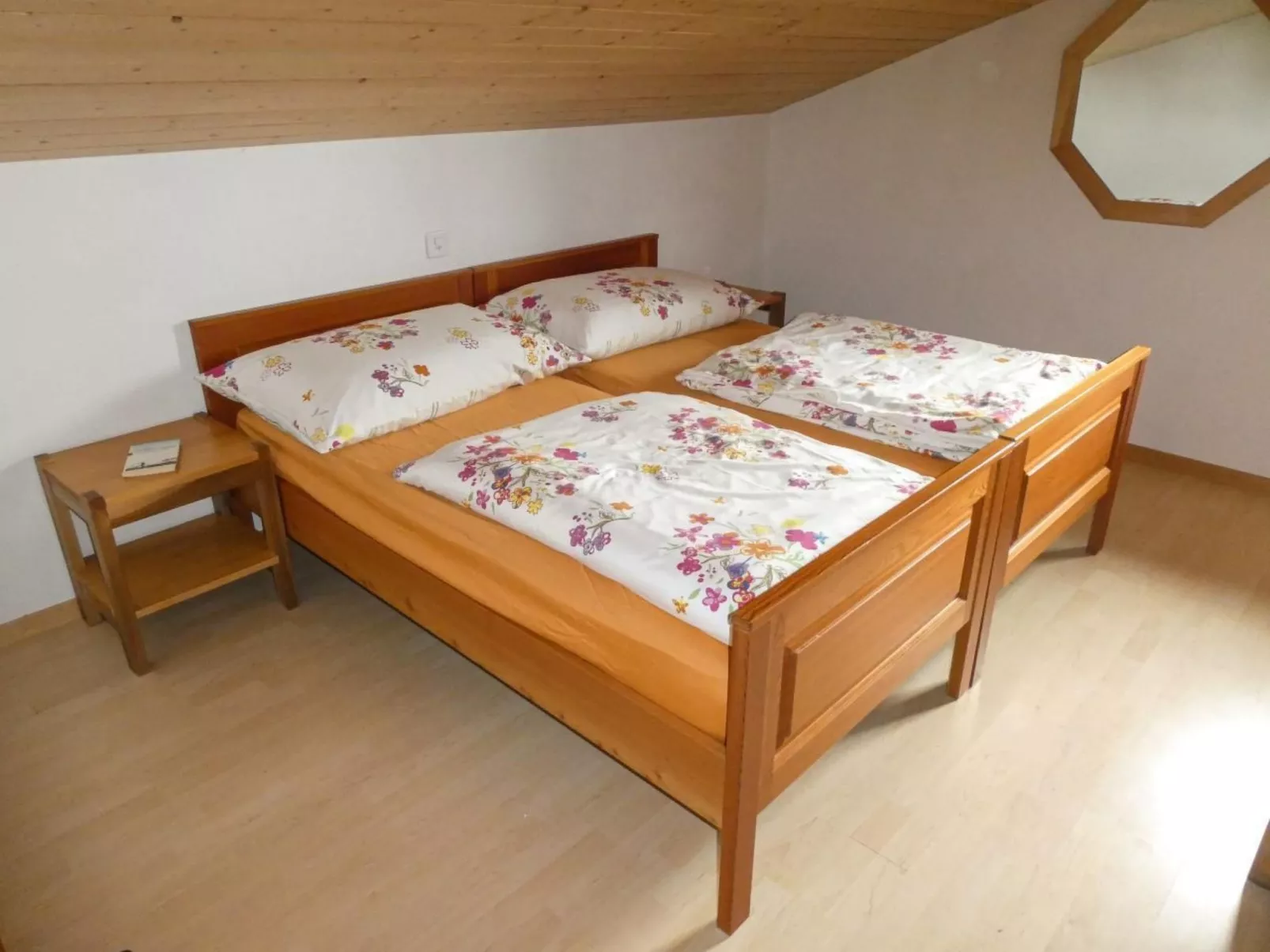 Alphütte Murmolta auf der Sonnenterrasse im Wallis-Binnen