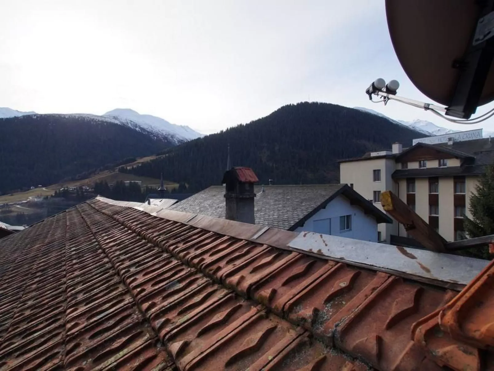 Fewo mit Blick auf die Berge-Buiten
