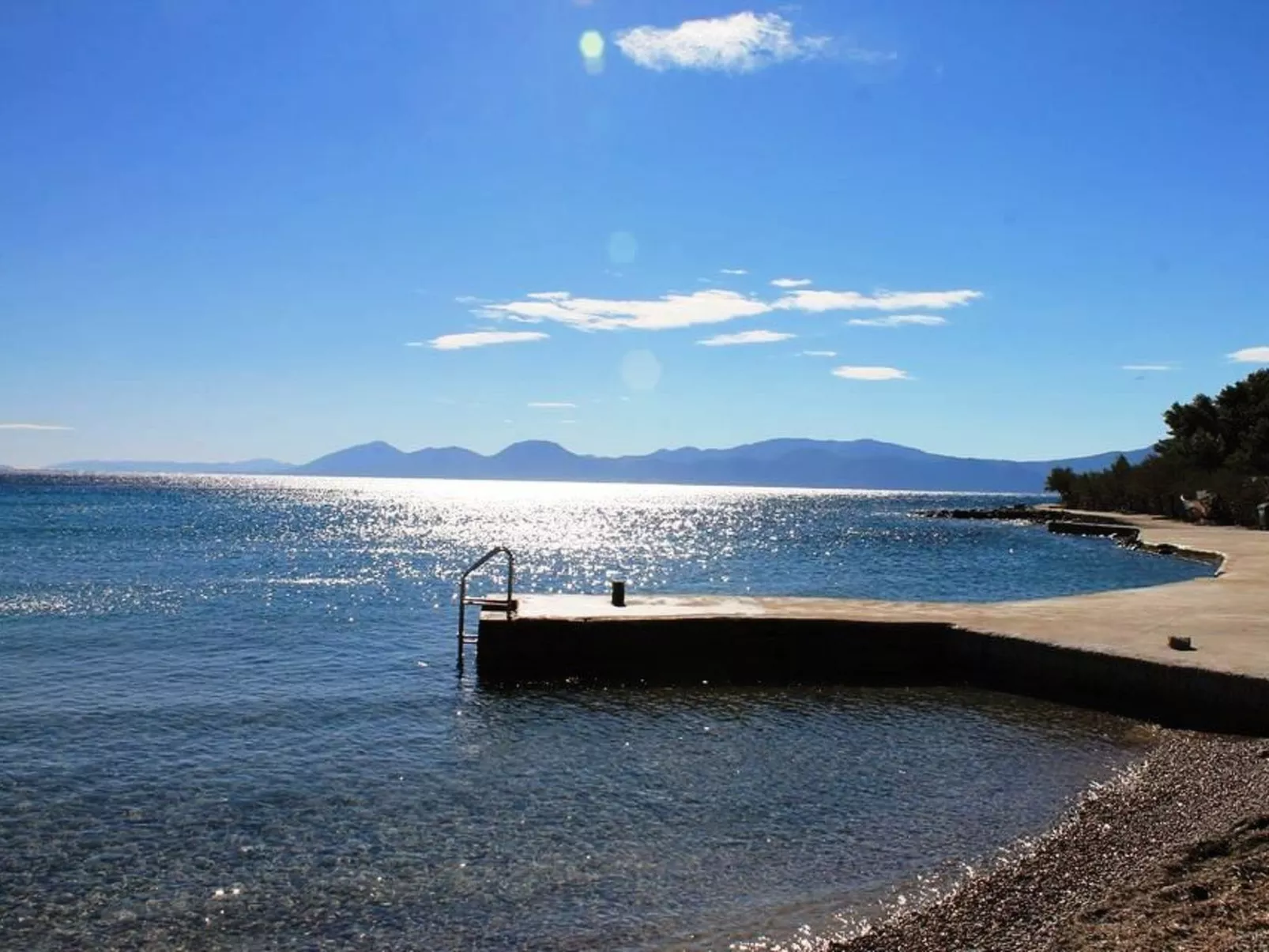 Manora Sucuraj Pool Gästehaus-Image-tags.info