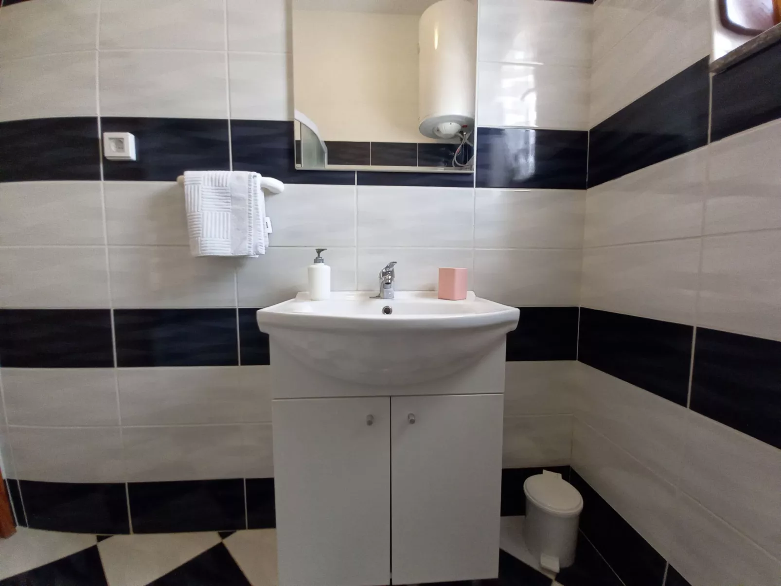 Haus in Sveti Kirin mit Privatem Pool, 4 Schlafzimmer-Binnen