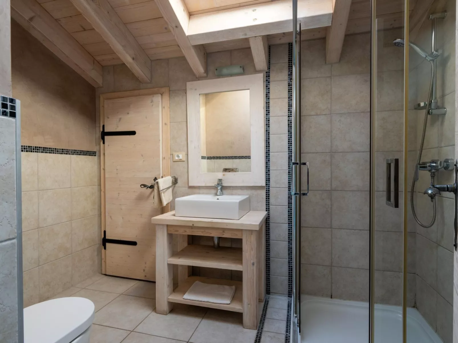 8-Schlafzimmer-Villa Bianca mit Pool, Sauna, Billard-Binnen