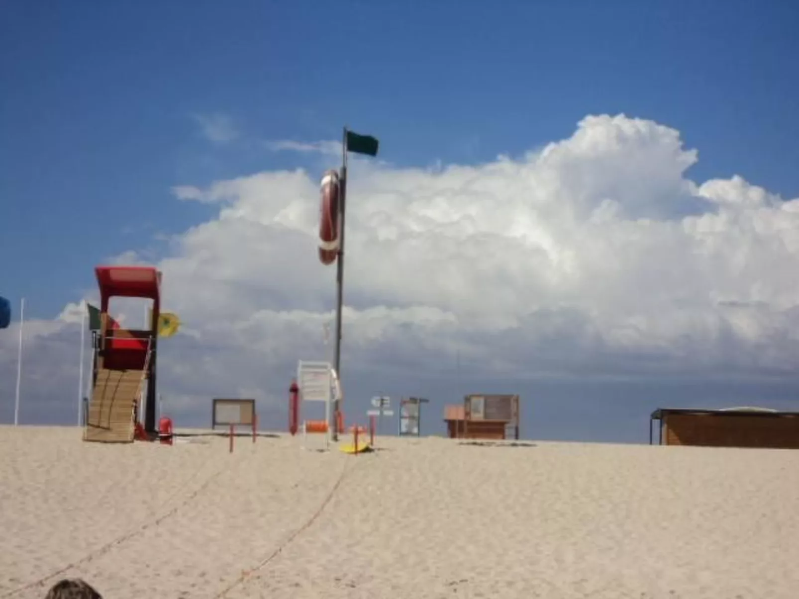 Mit Balkon, Terrasse und Außenpool-Image-tags.info