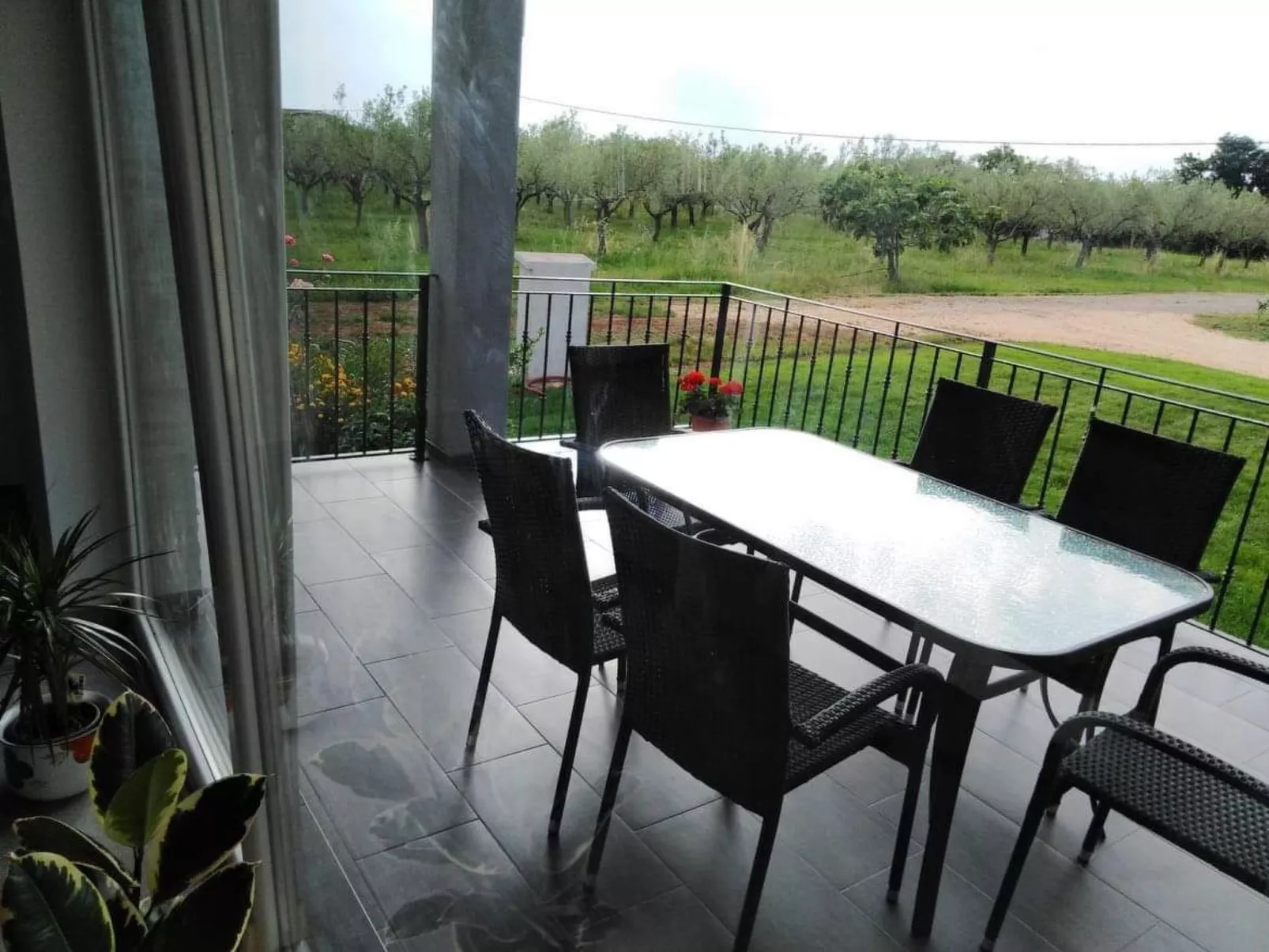 Mit Terrasse, Grill und Garten-Image-tags.info