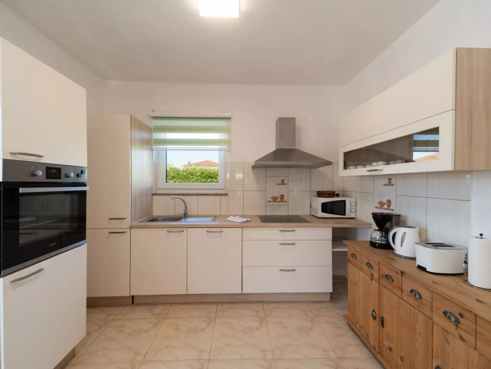 "Casa Tarra" mit eigenem Pool-Binnen