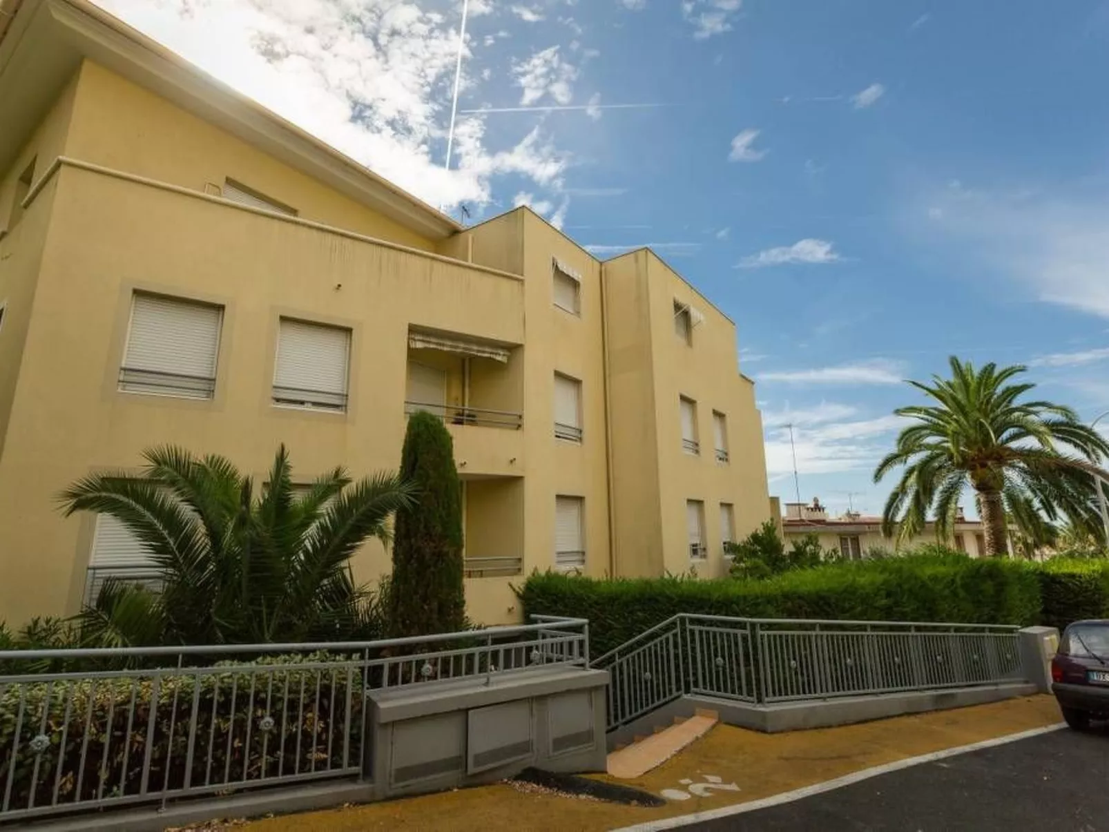 Mit privatem Garten und Terrasse-Buiten