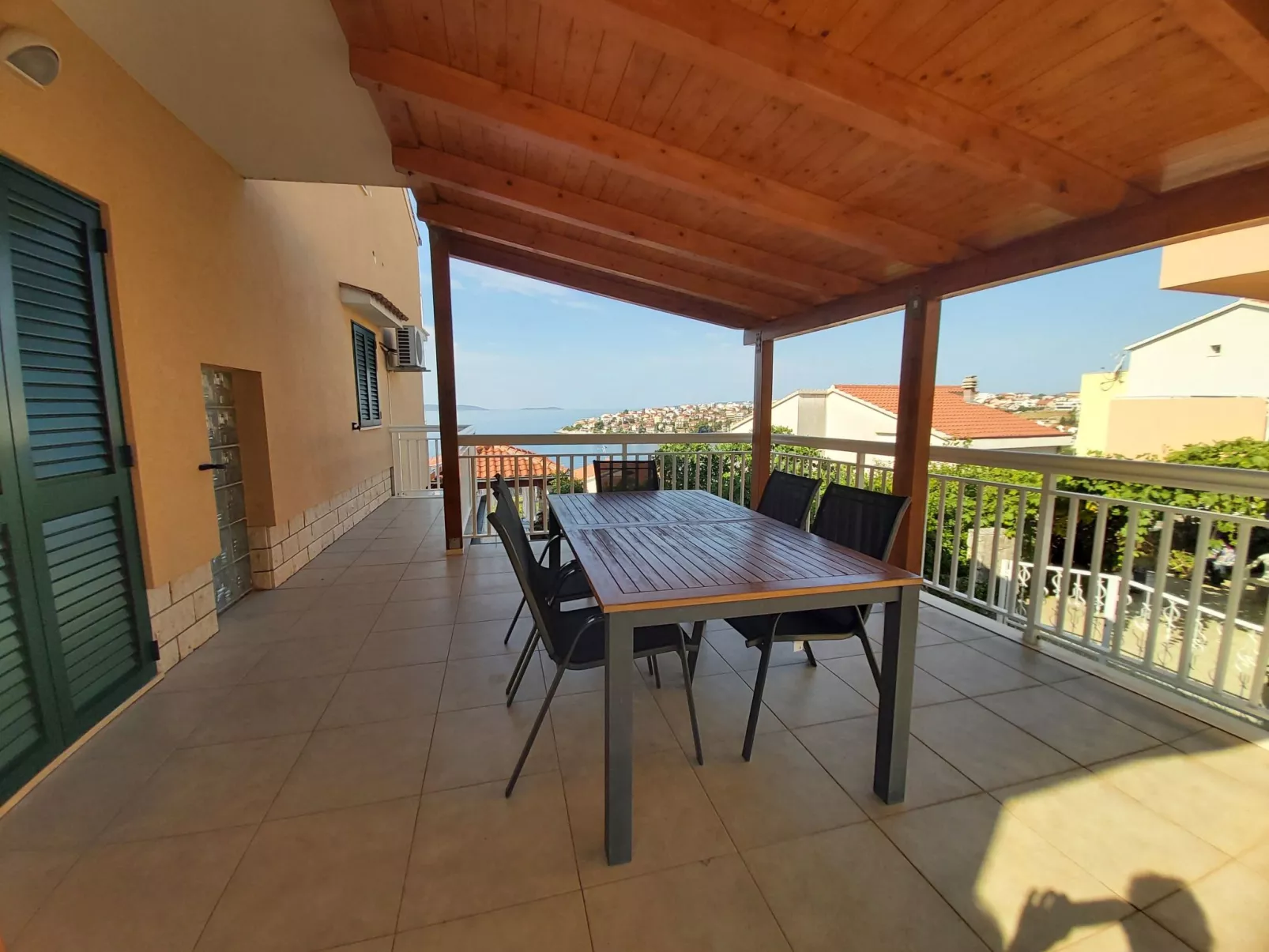 Beheizter Infinity-Pool, Appartement mit Meerblick 2-Buiten