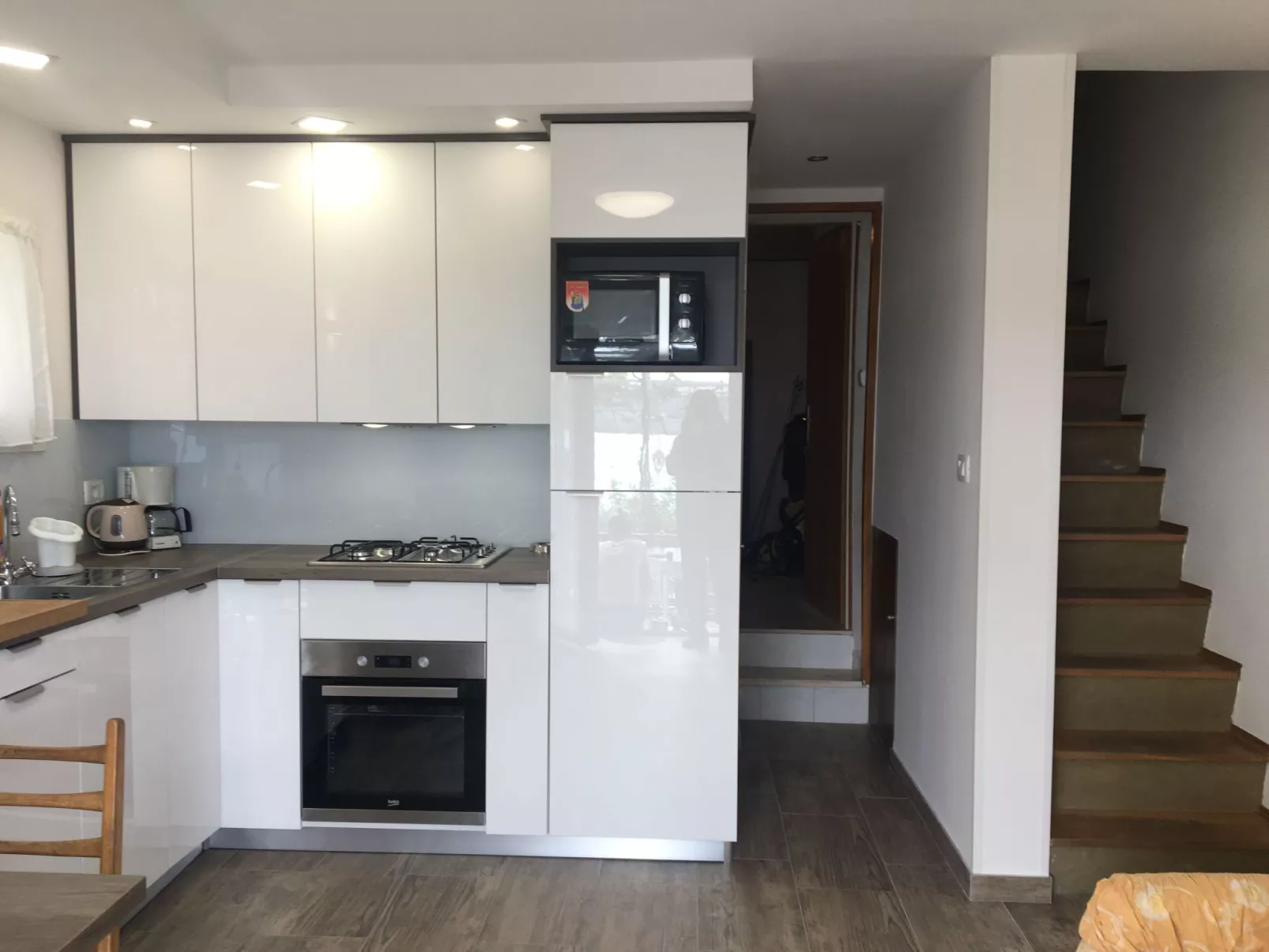 In Okrug Donji mit privatem Parkplatz-Binnen