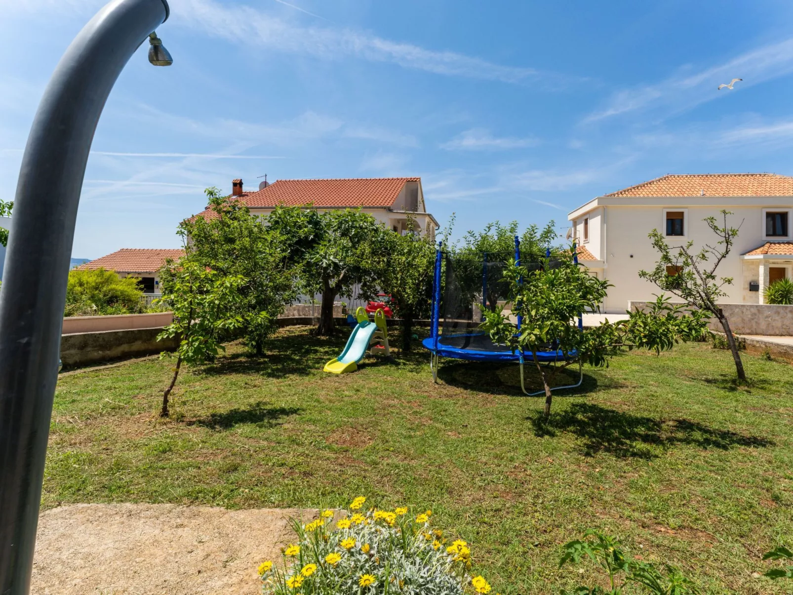 "Lenko 1" mit Blick auf das Wasser-Buiten