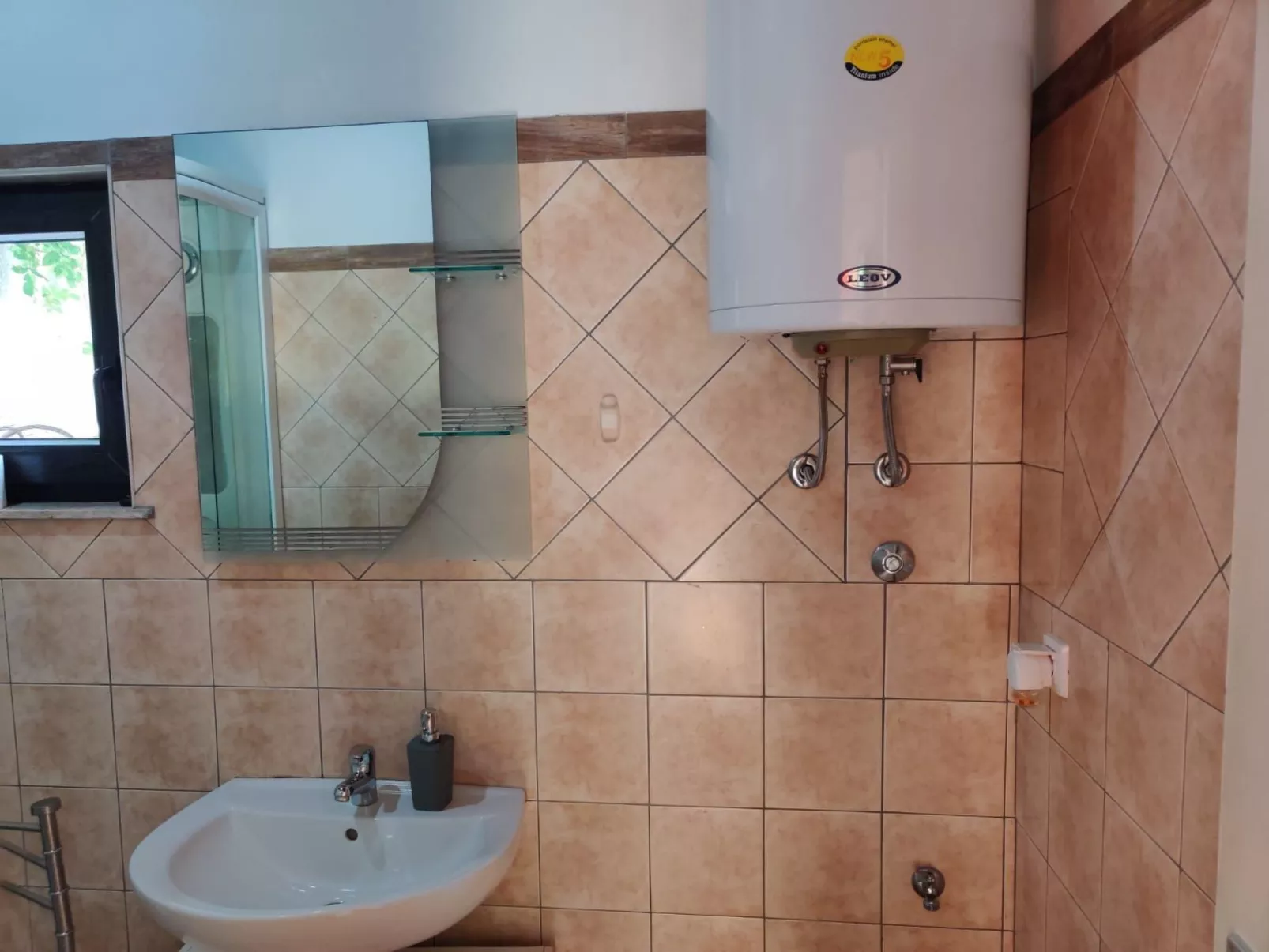 Haus mit Pool-Binnen