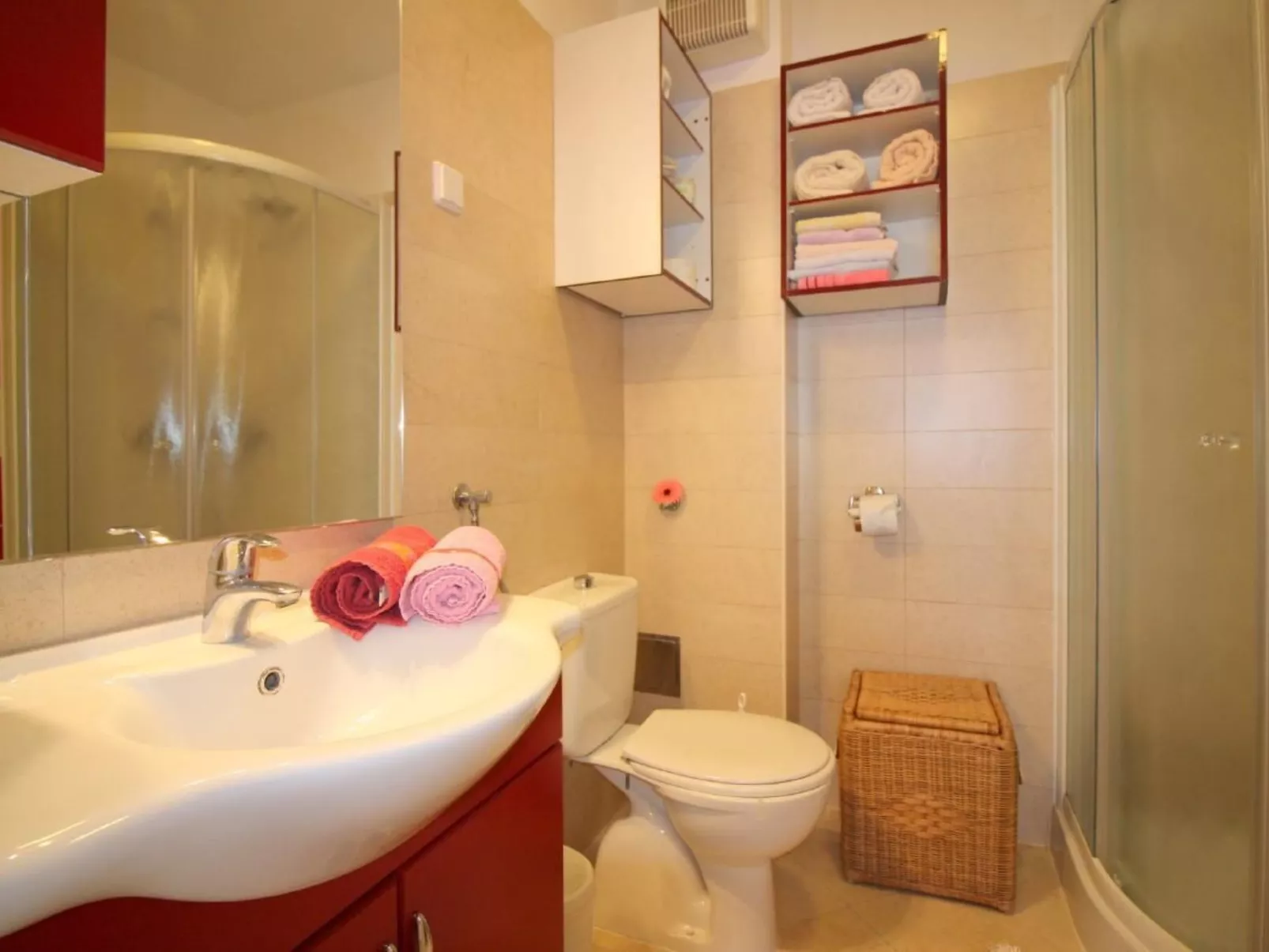 Vojka-Image-tags.info