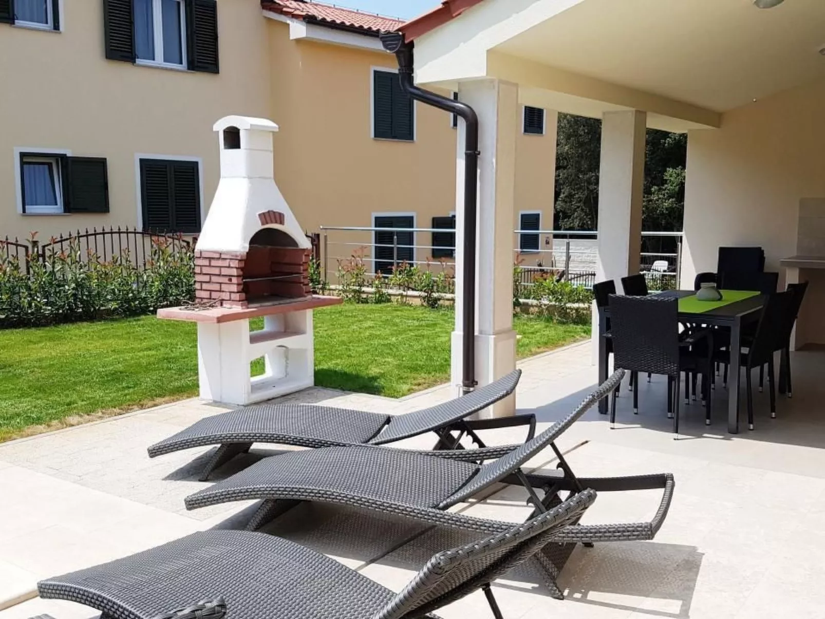 In Banjole mit Privatem Pool-Buiten