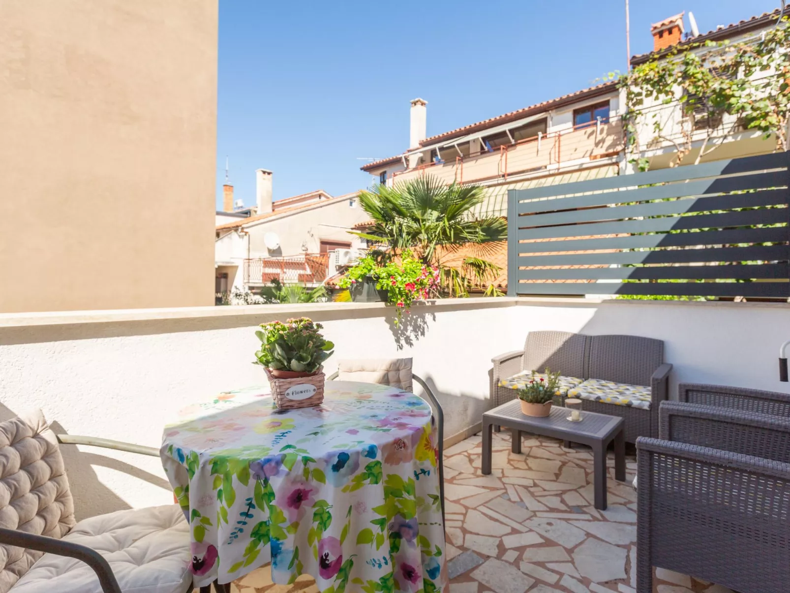 Rozi für 2 Personen in Strandnähe-Binnen