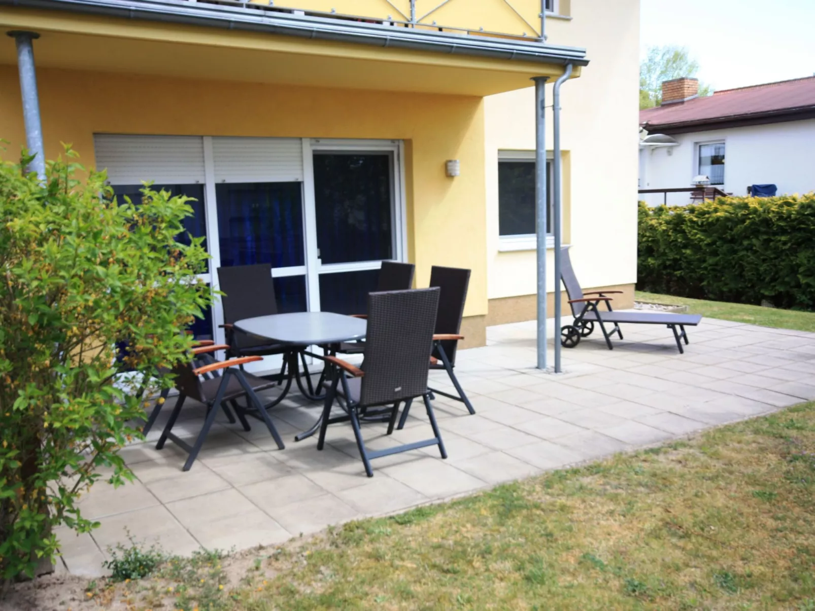 75 qm Wohnung Ostseebad Koserow mit Terrasse, Grill und Garten-Buiten