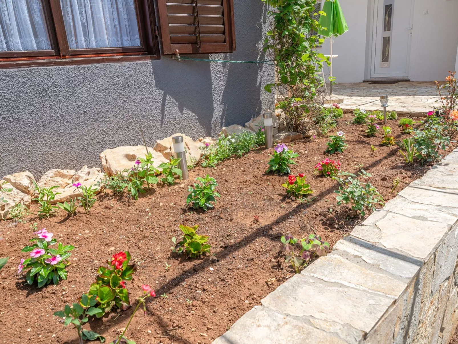 Große Ferienwohnung in Vodice mit Eigenem Balkon-Buiten