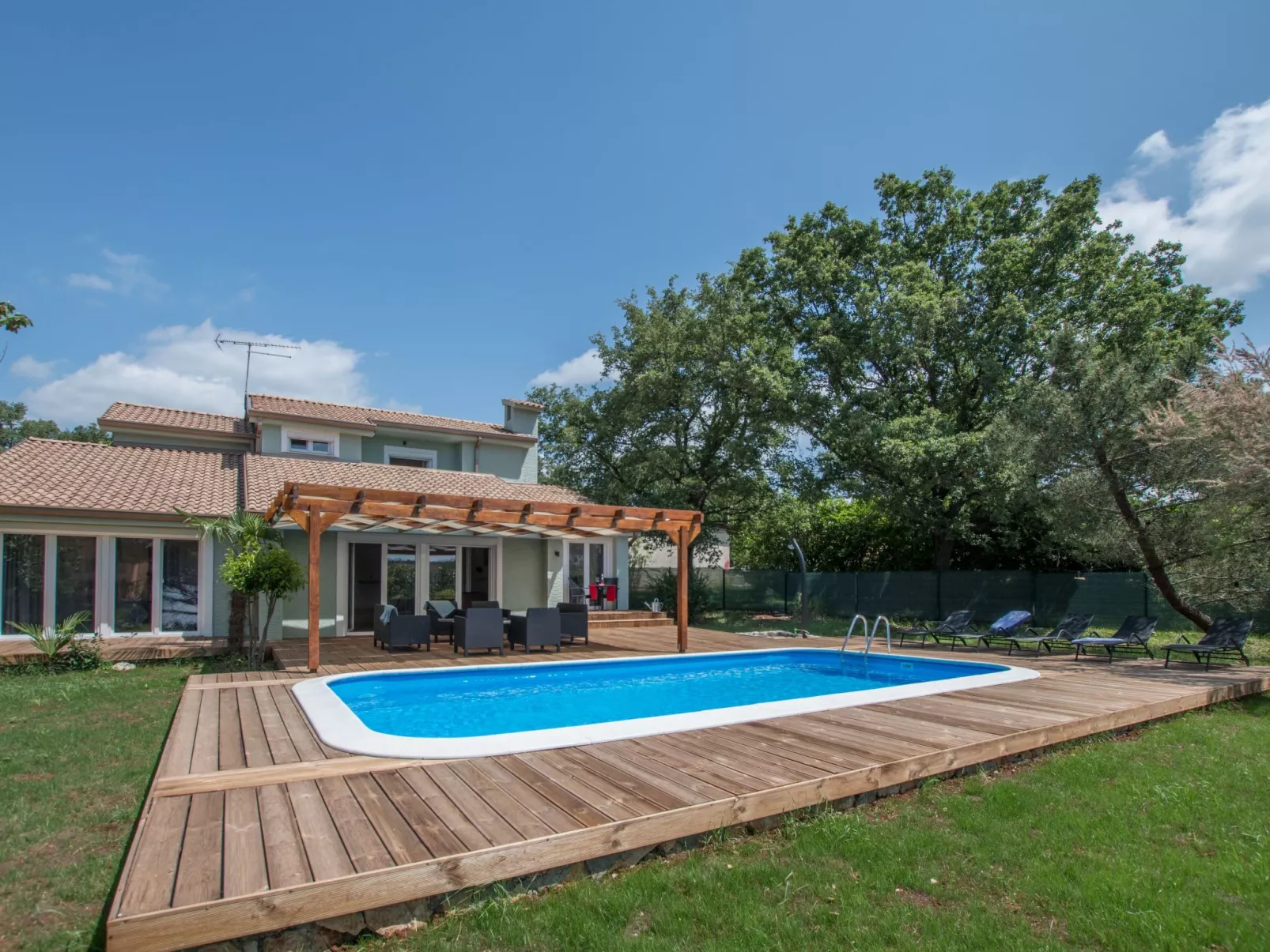 Für 10 Personen und 2 Kinder in Juricani, Istrien (Istrische Riviera)-Buiten