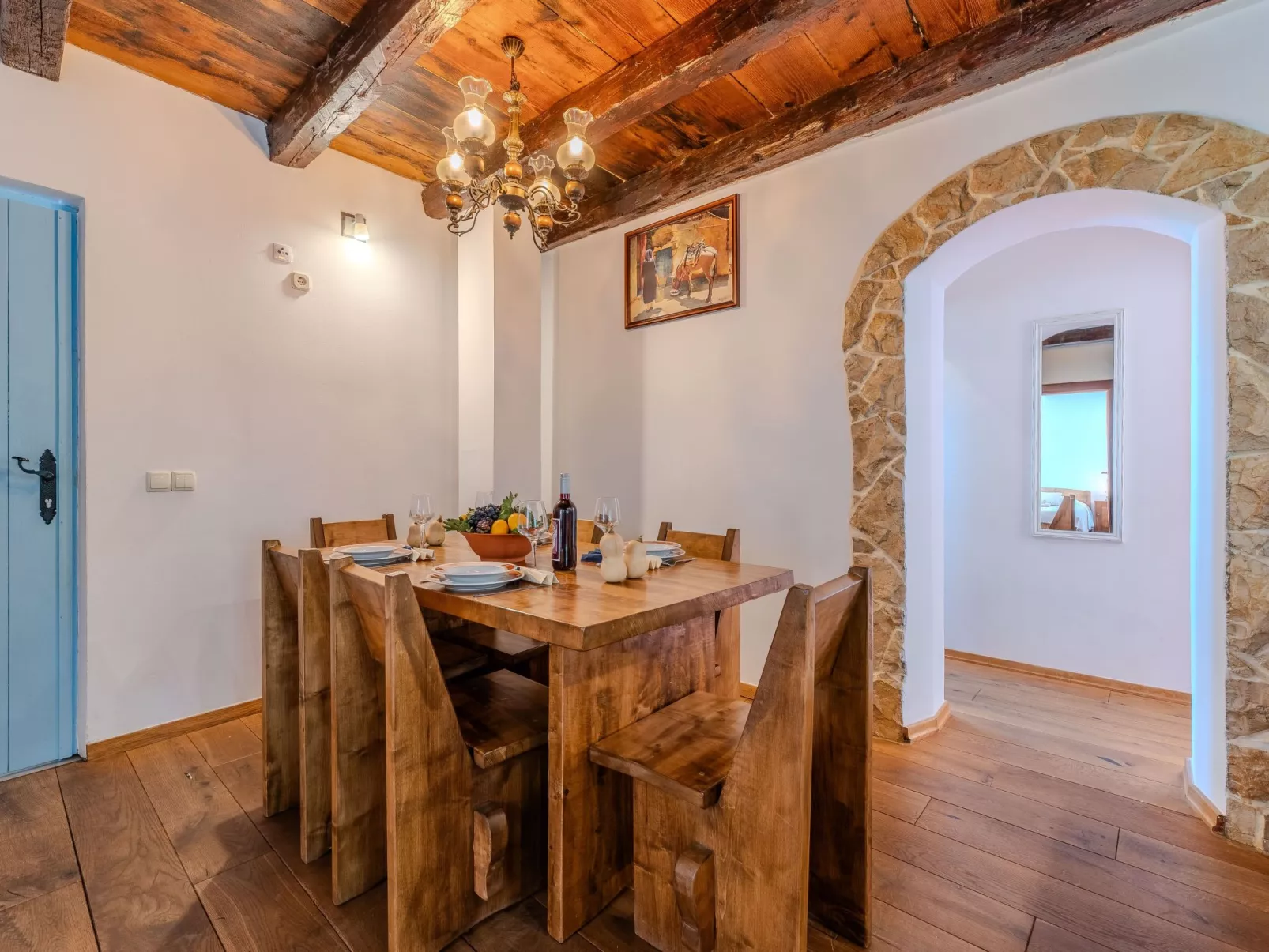 Heritage Stone House -T.A Leut Agency-Binnen