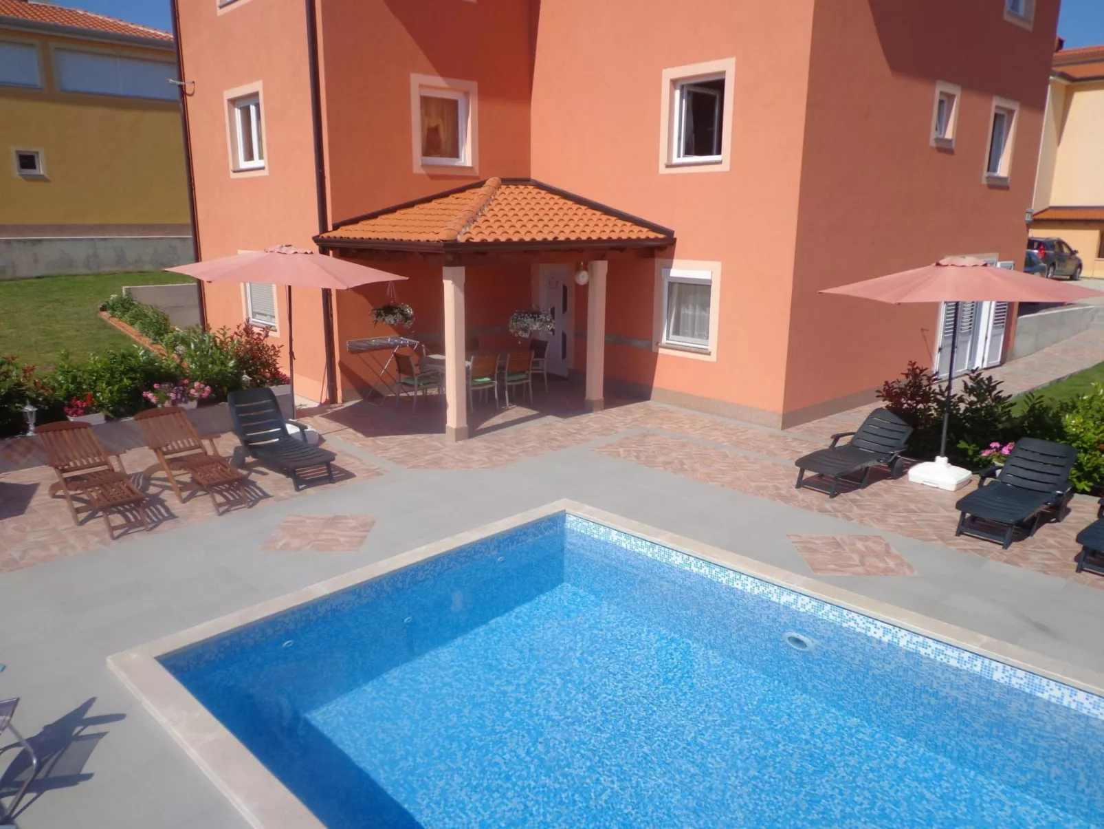 Mit Panoramablick in ruhiger Lage-Buiten