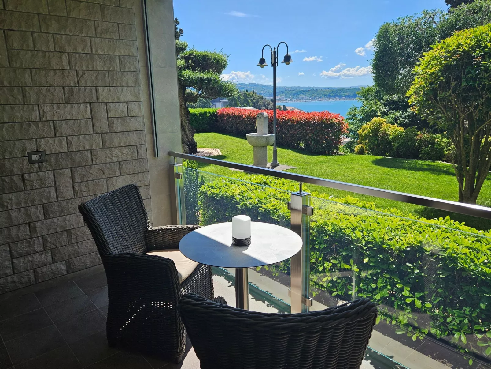 Appartement Silvia mit Terrasse und Meerblick-Buiten