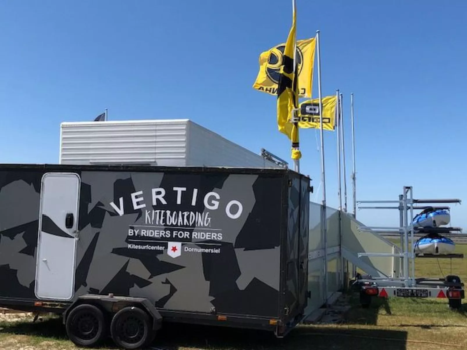 Mit Südwestterrasse mit Stellplatz-Buiten