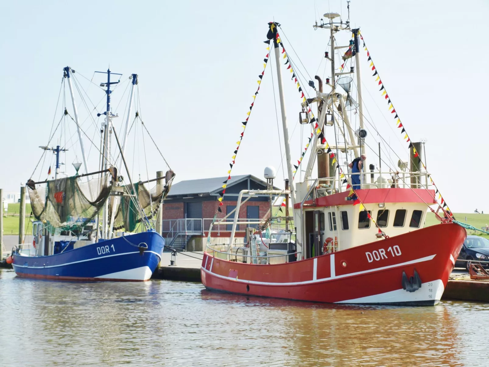 Mit Terrasse, Grill und Garten-Buiten