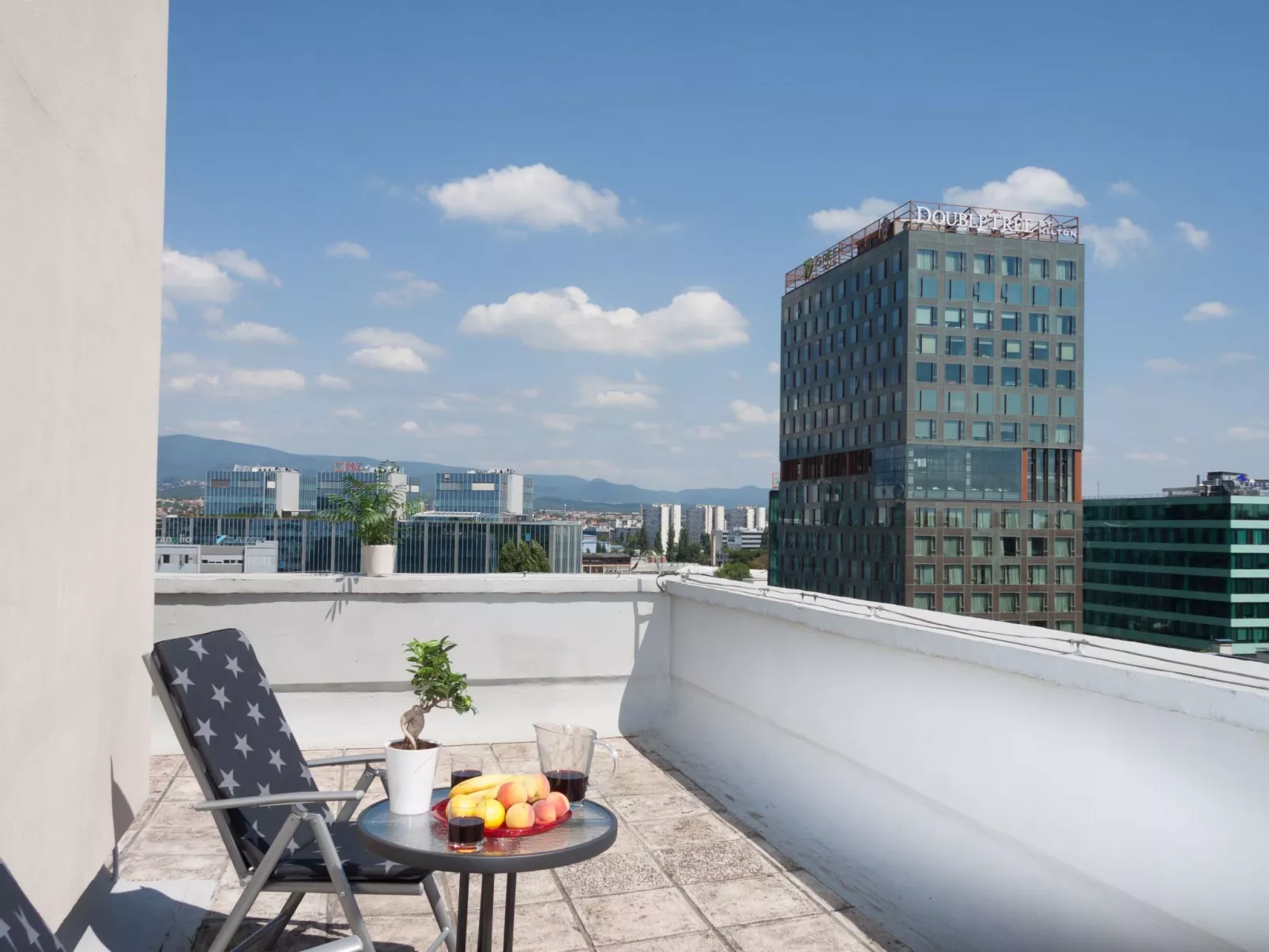 "Amanda" mit Terrasse-Buiten