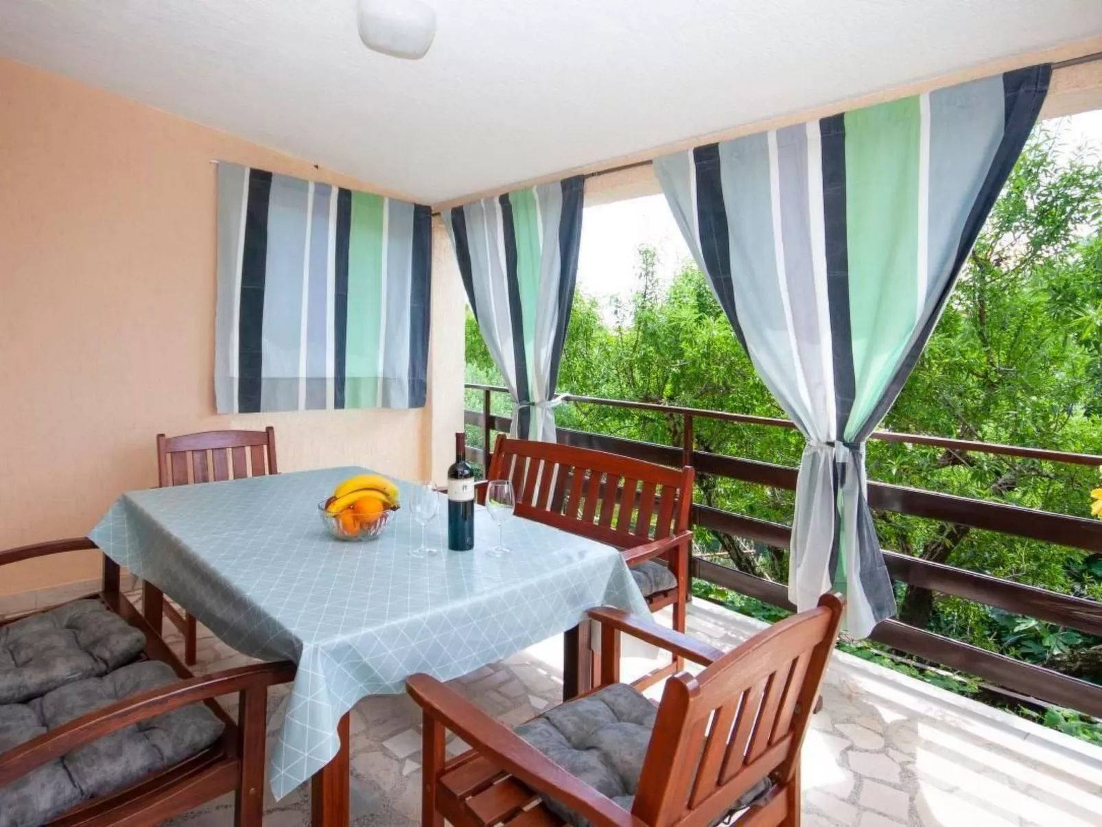 Mit privater Terrasse-Image-tags.info