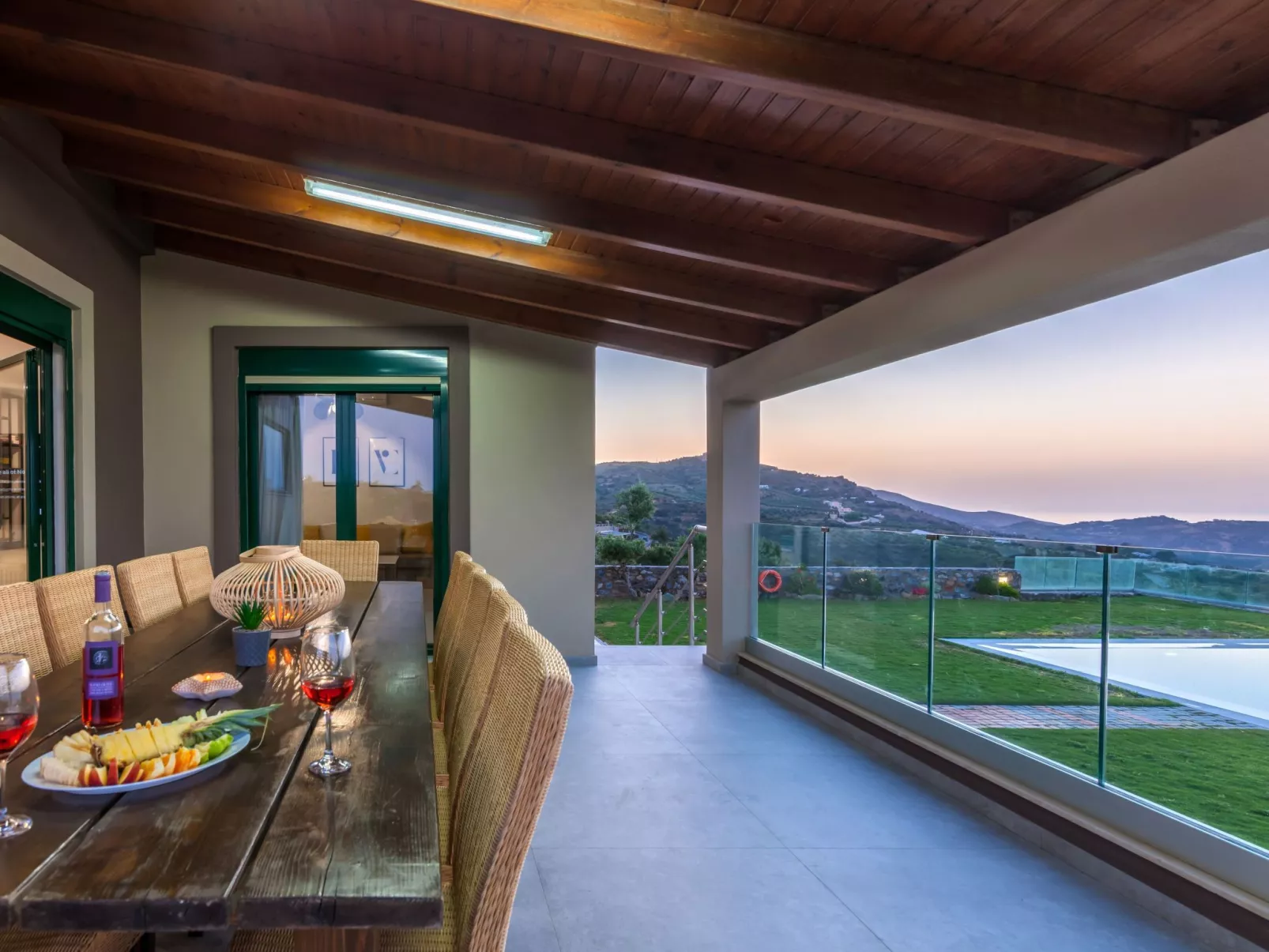 Ferienvilla mit privatem Pool-Buiten