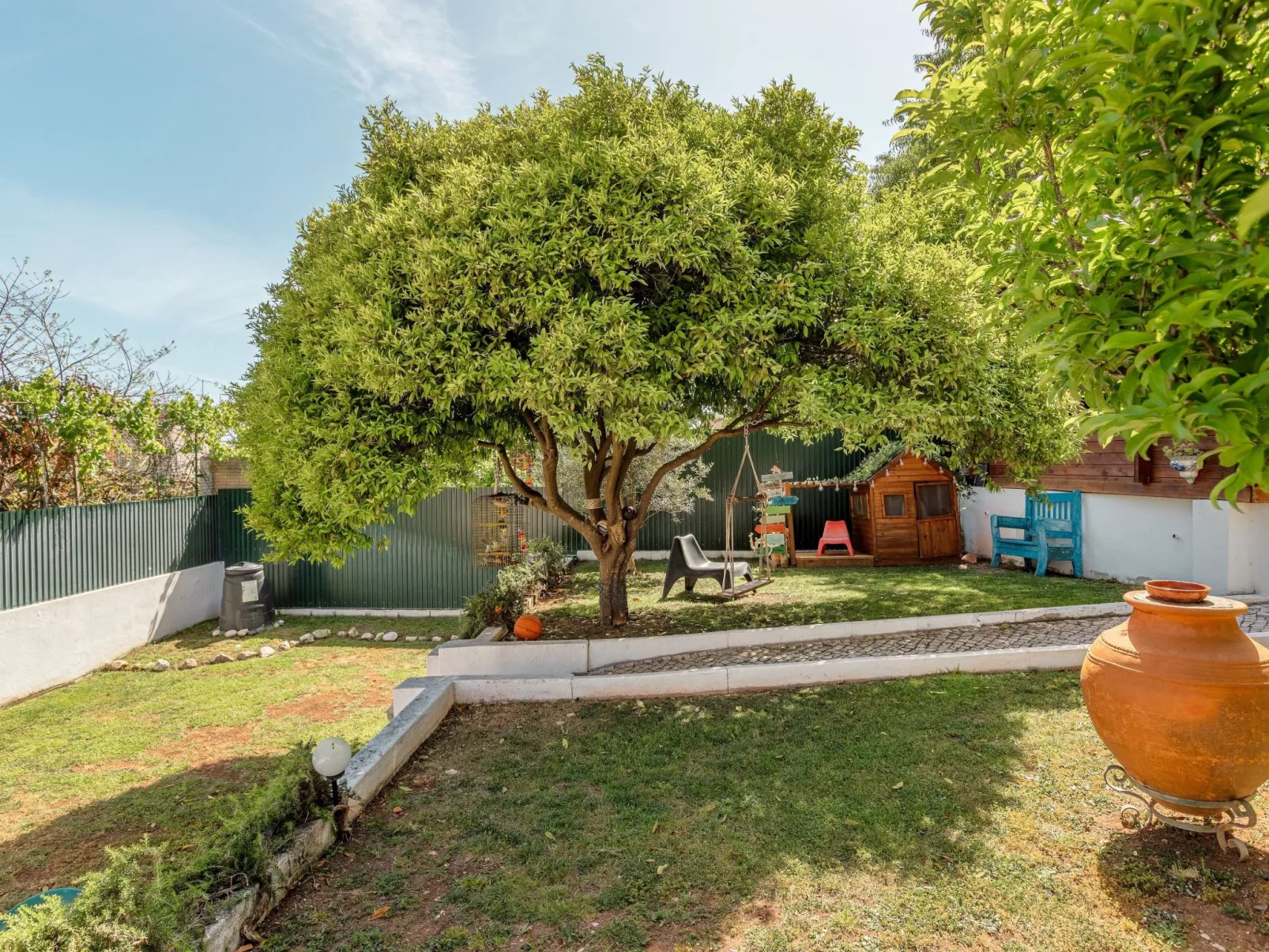 In Algés mit Kleinem gemeinsamem Pool - Buiten