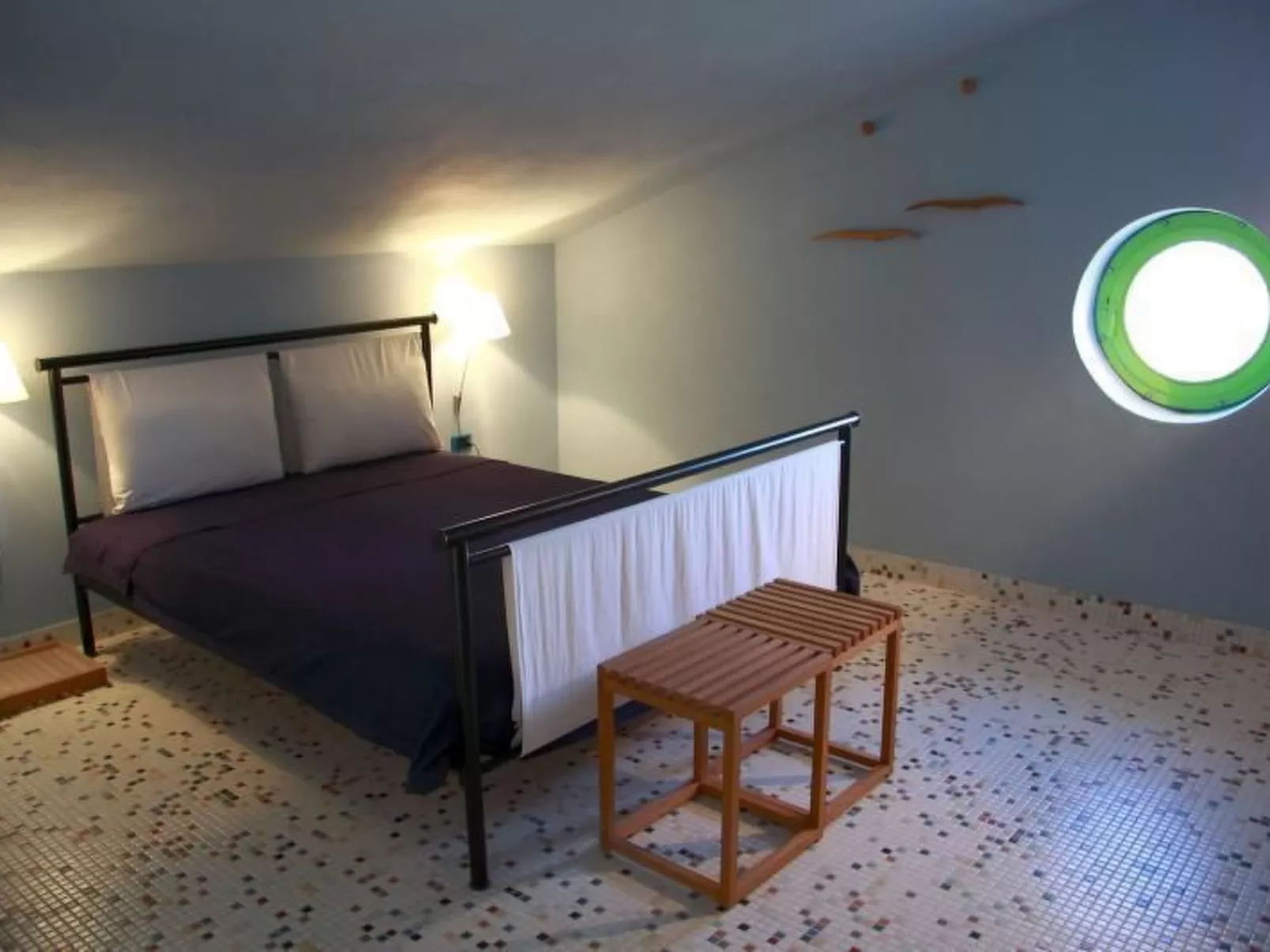 Studio mit Balkonblick ins bergige Grüne - Binnen