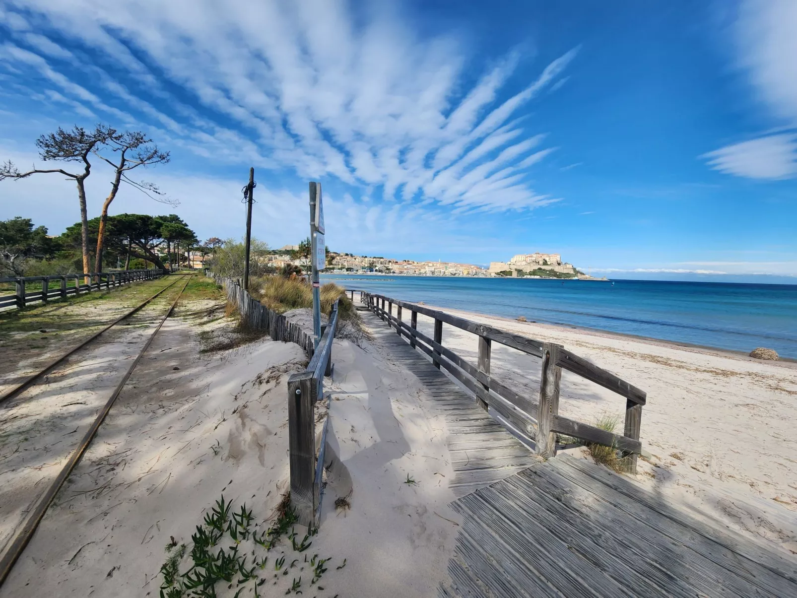 Calvi "Eden Paradisu"-Buiten
