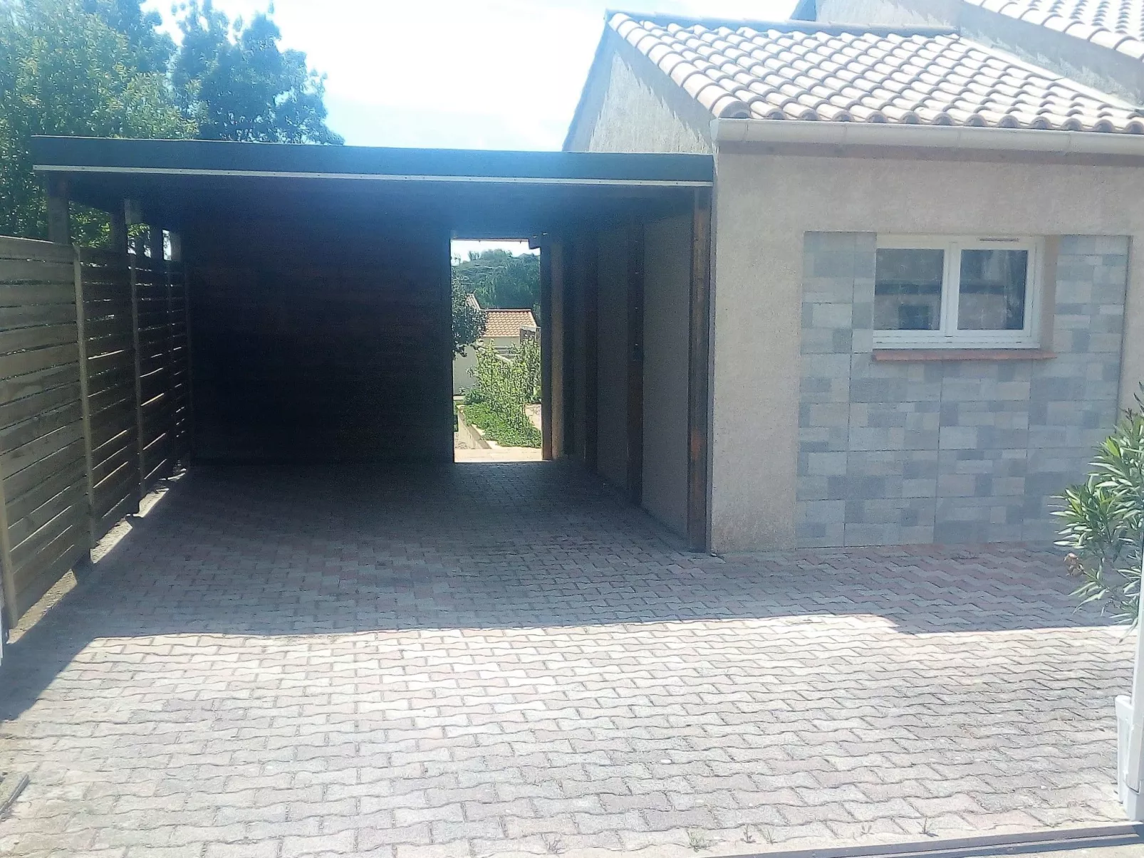 Inmitten der Weinberge Lucinkas-Buiten