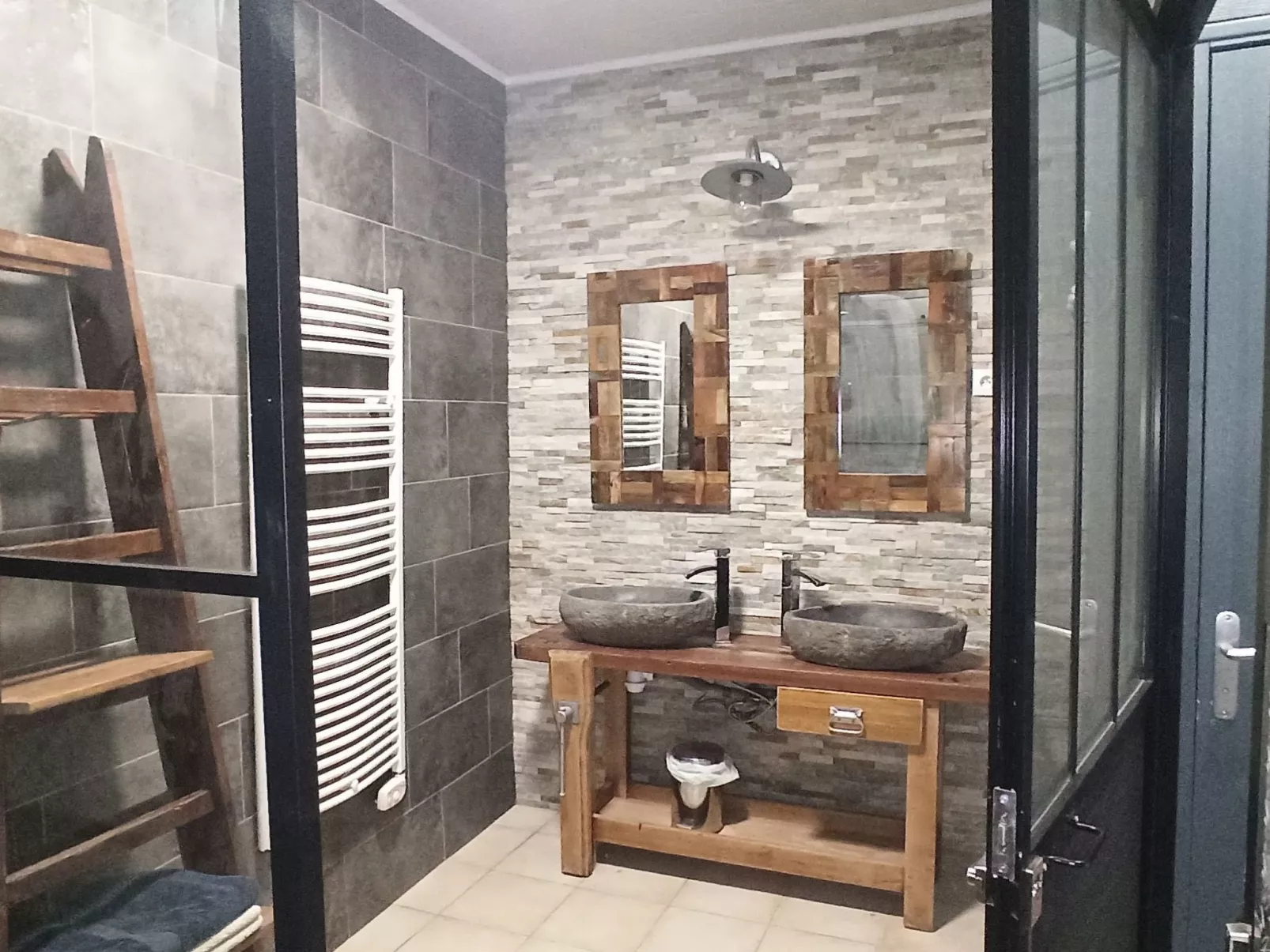 Die Scheune des Vaters-Binnen