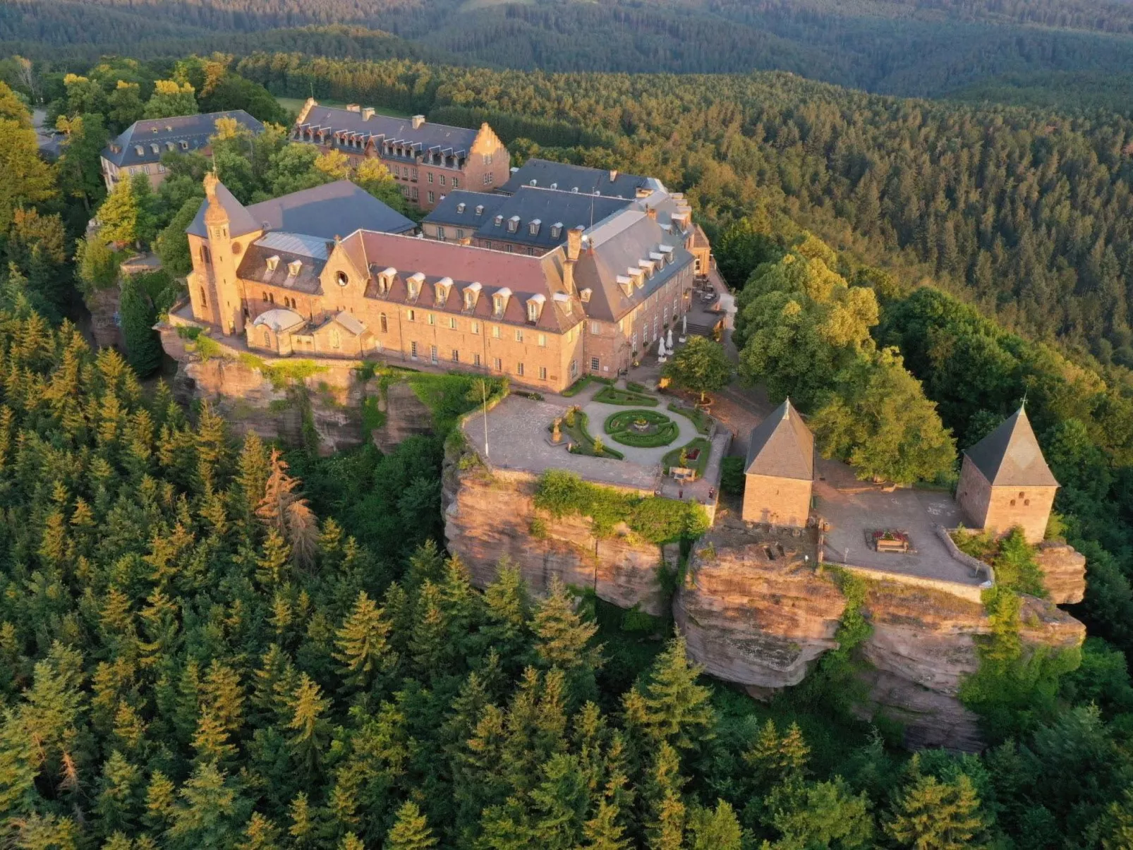 Wohnung "Terre d'Hélène" und Garten-Buiten