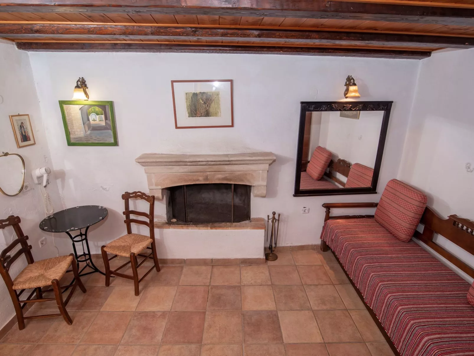 "3BRtraditionelles Haus" im Schloss-Binnen