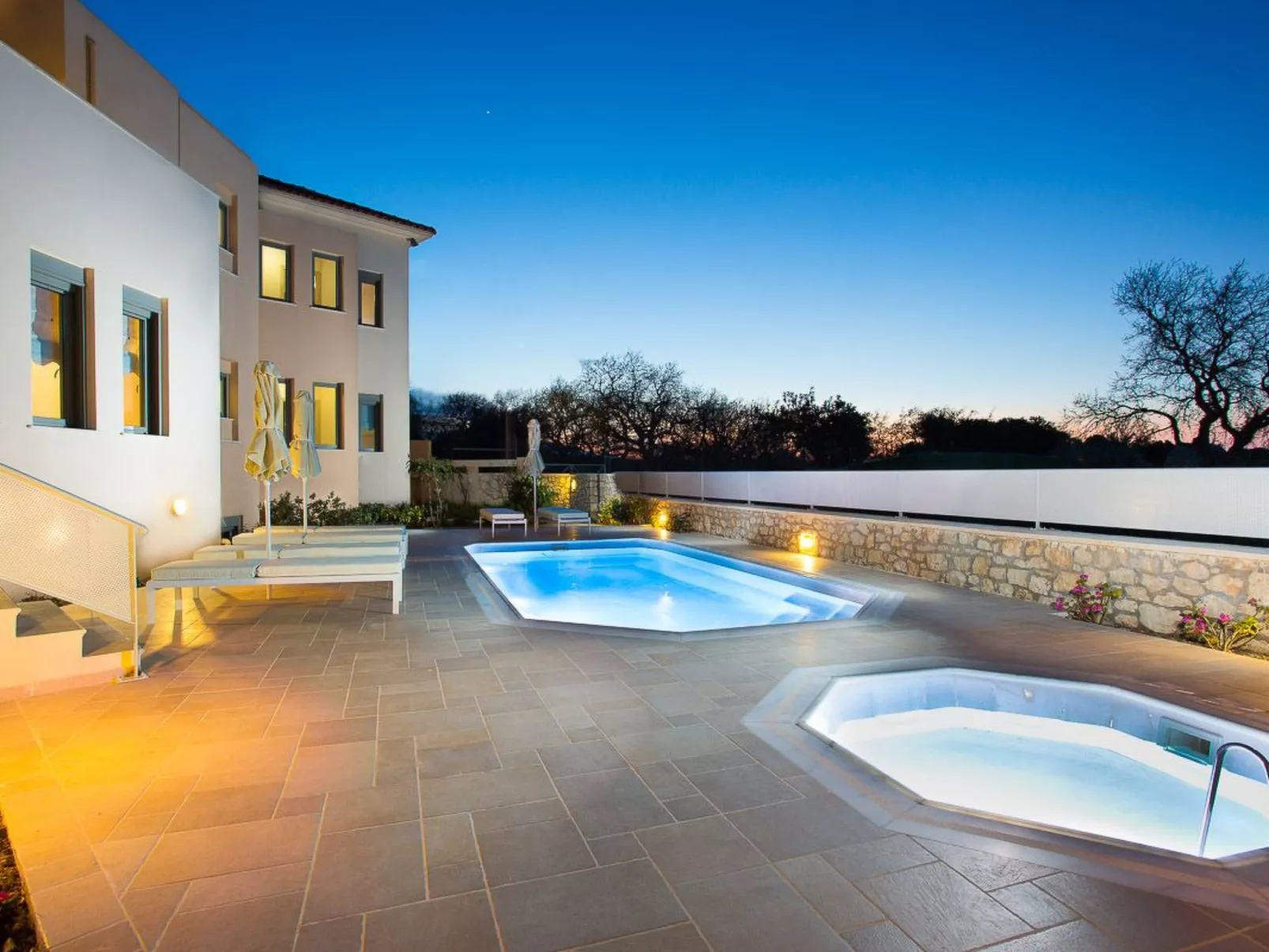 Deluxe Villa Ianthos - Whirlpool im Freien, Kinderpool-Buiten