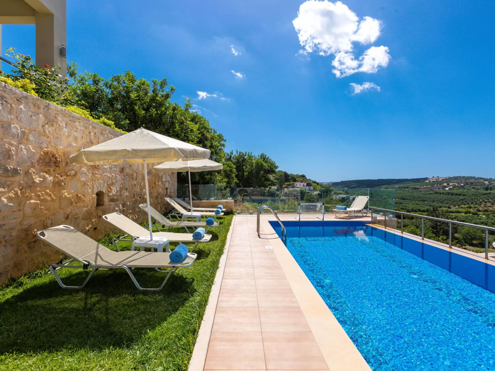 Villa "Kampos" mit eigenem Pool-Buiten