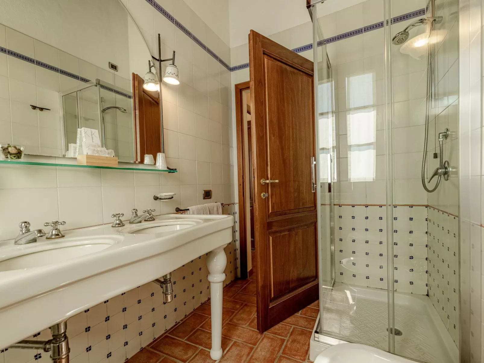 "Loggetta Sanguineto-Image-tags.info