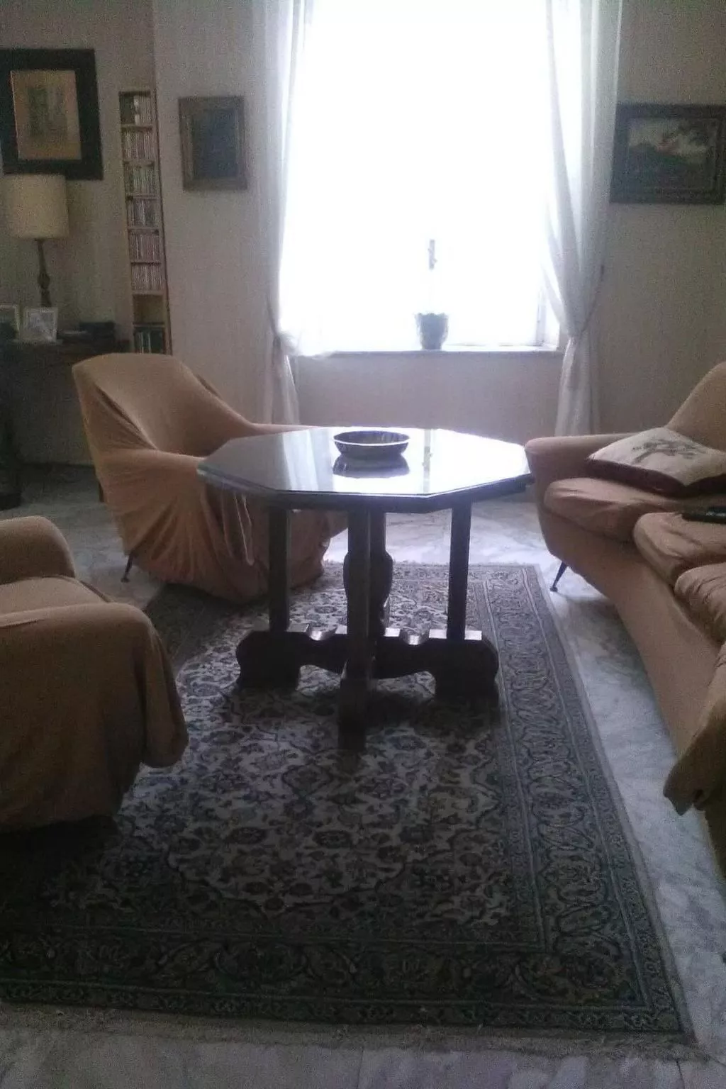 Nahe Rom mit Terrasse und einem Flügel-Binnen