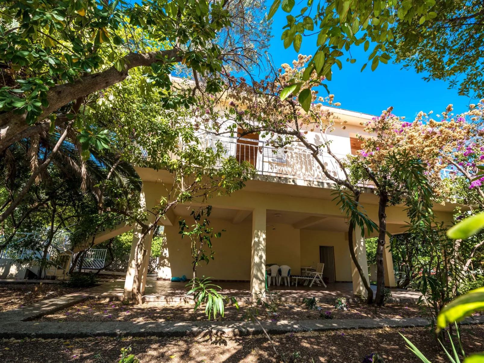 "Lido" direkt am Strand-Buiten