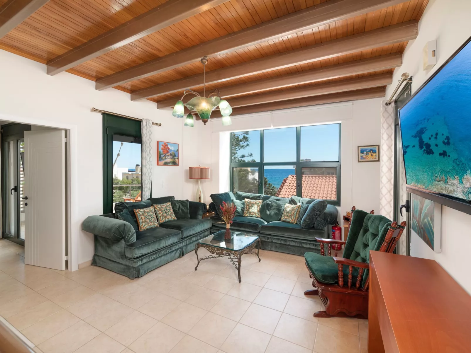 Luxuriöser Villenkomplex mit 14-16 Schlafzimmern in Strandnähe-Binnen