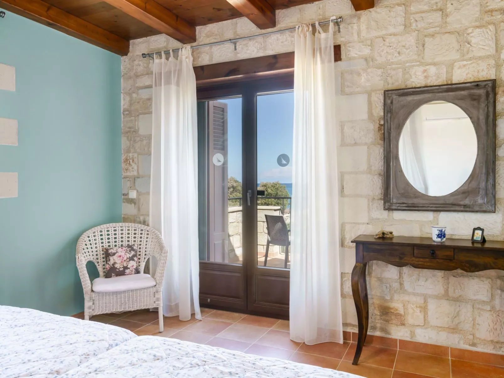 Villa aus Stein, privater Pool, BBQ 30m zum Strand-Binnen