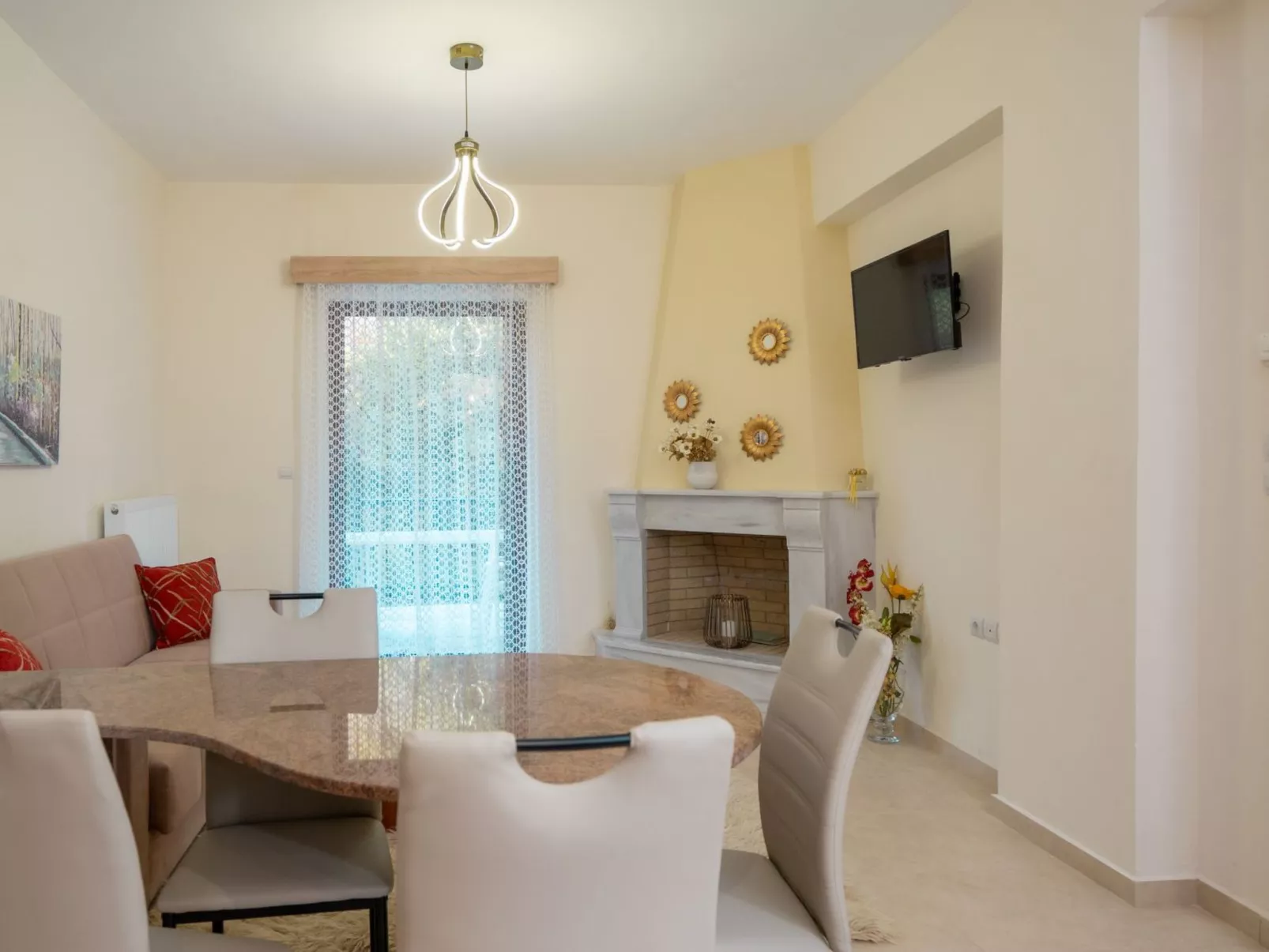 The Miller House under Meteora-Binnen