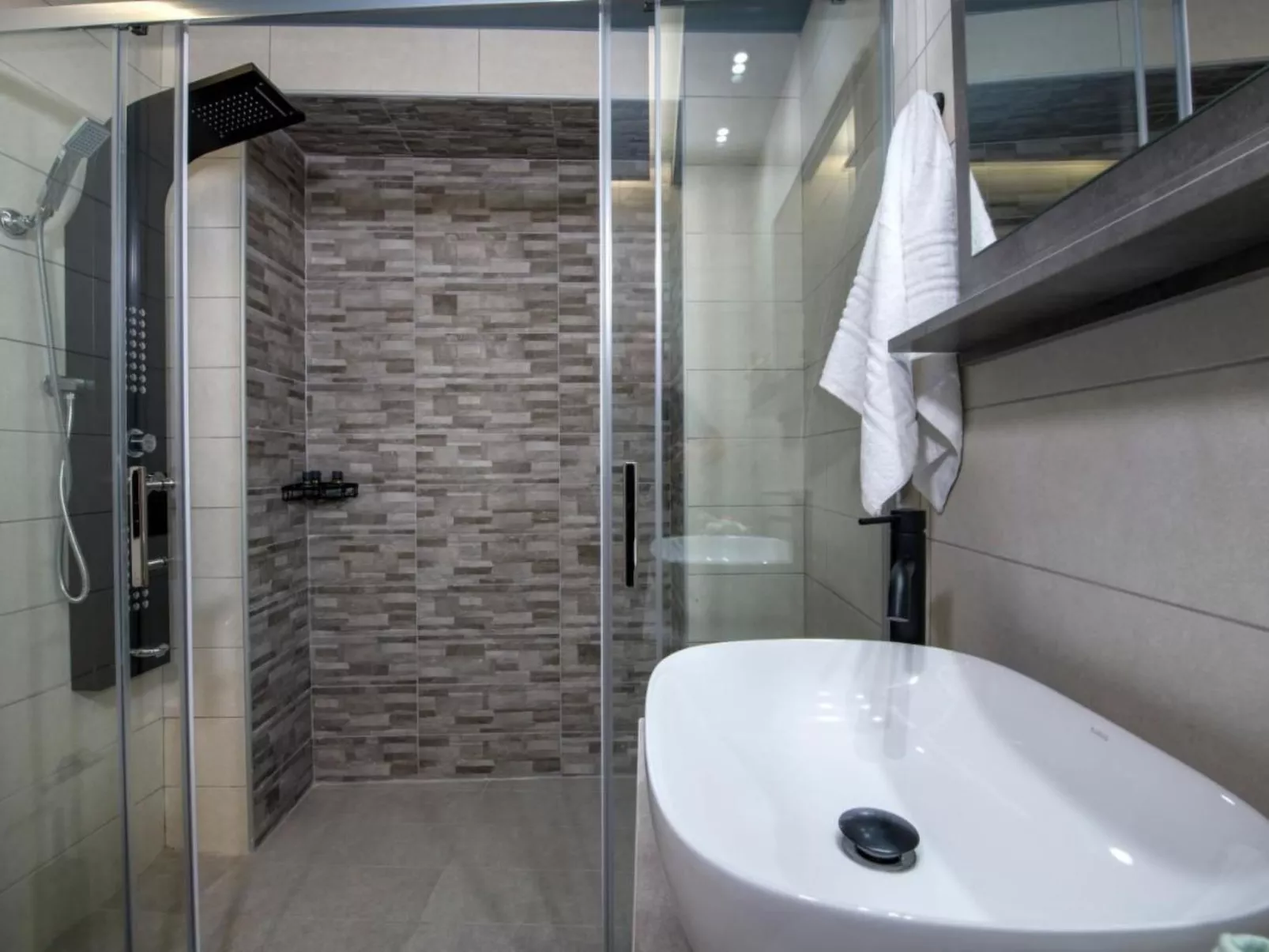 Renas Luxus-Wohnung-Binnen