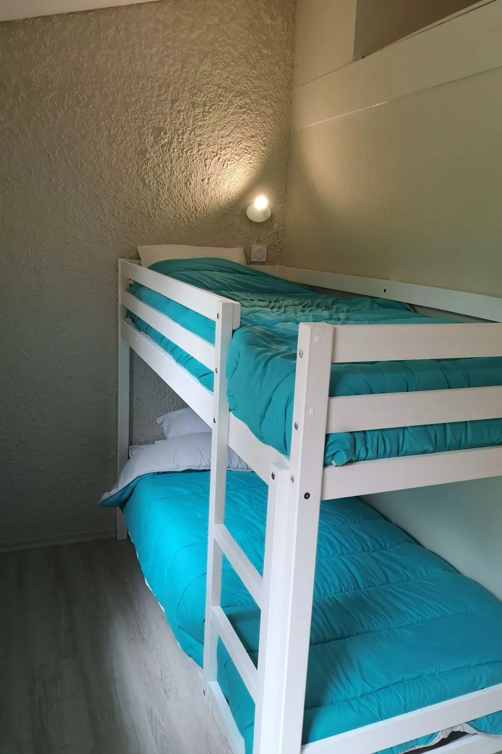 Hübsches Tiny Cottage mit Waldblick im Feriendorf-Binnen