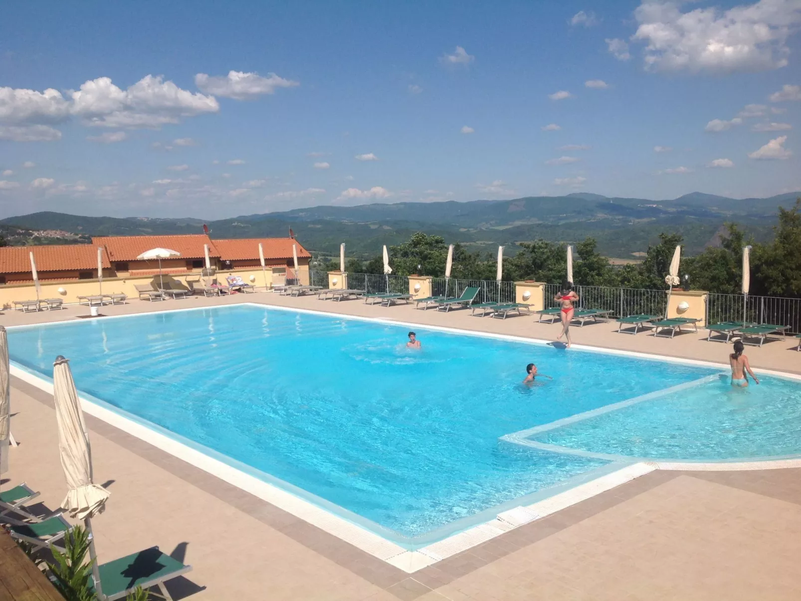 Wohnung "Red Fox" mit privatem Garten-Buiten