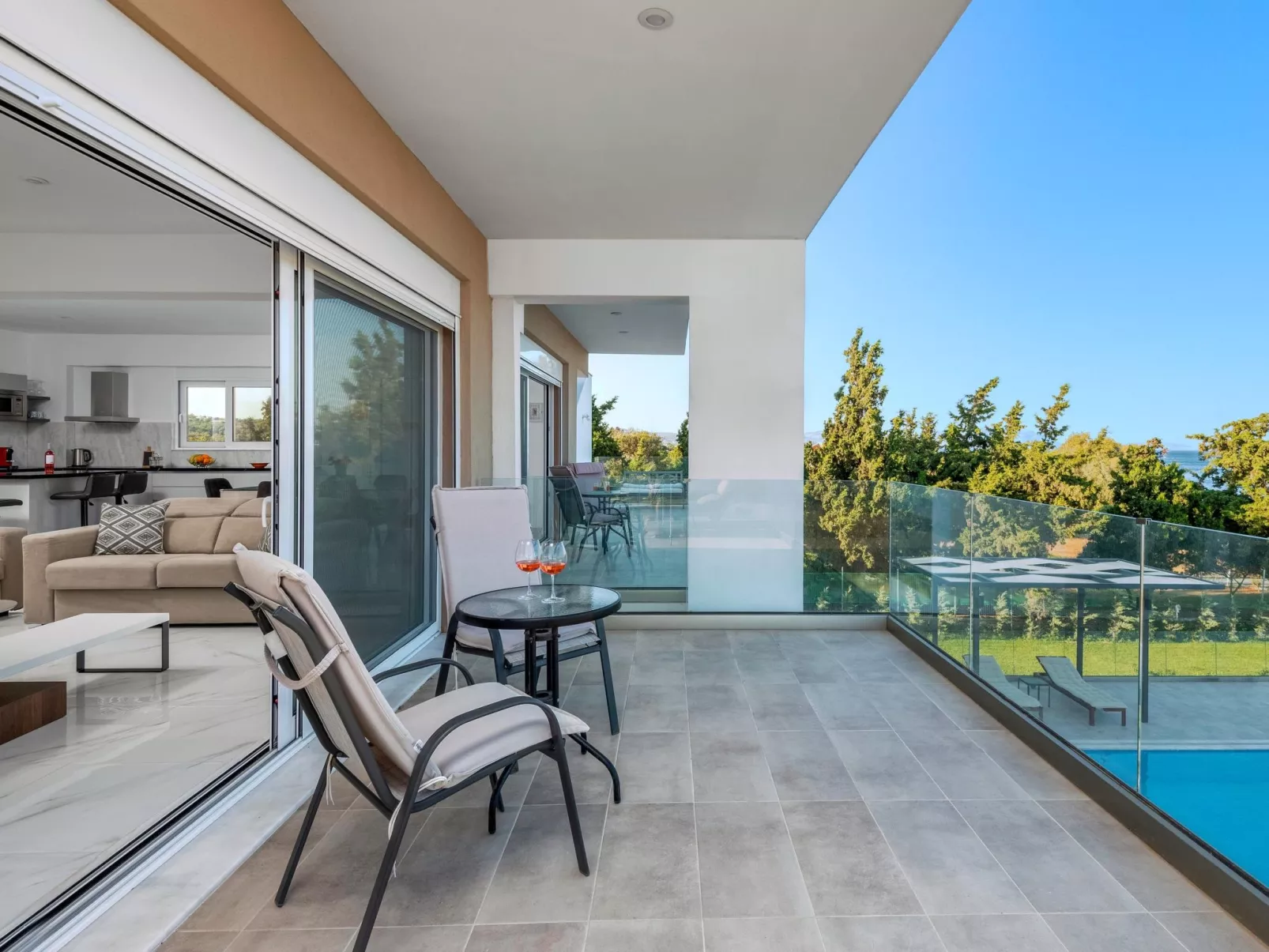 Strandvilla Viviane Paulos für 12 Personen-Binnen