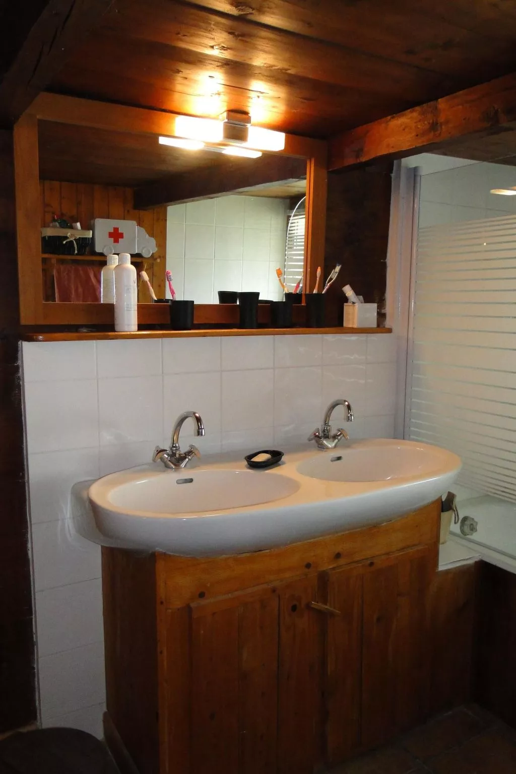 Für 8 Personen und 4 Kinder-Binnen