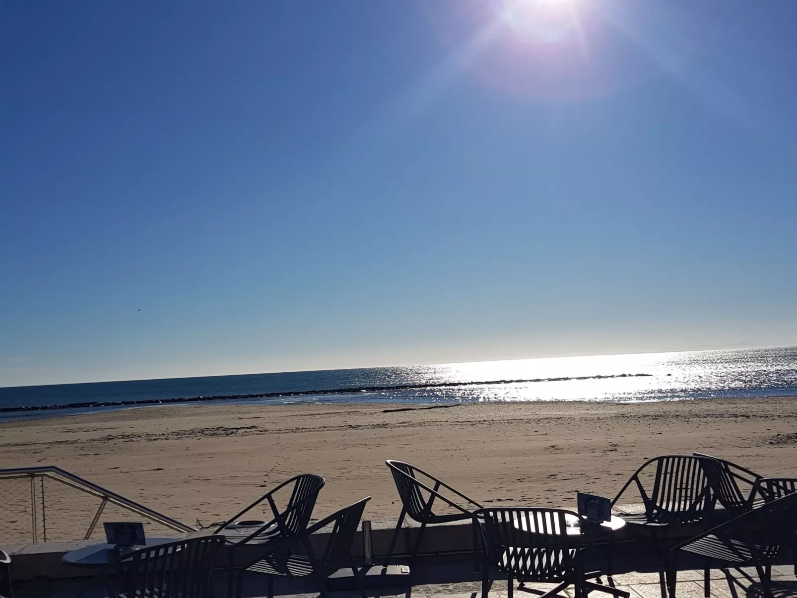 Moderne Ferienwohnung mit Meerblick-Buiten