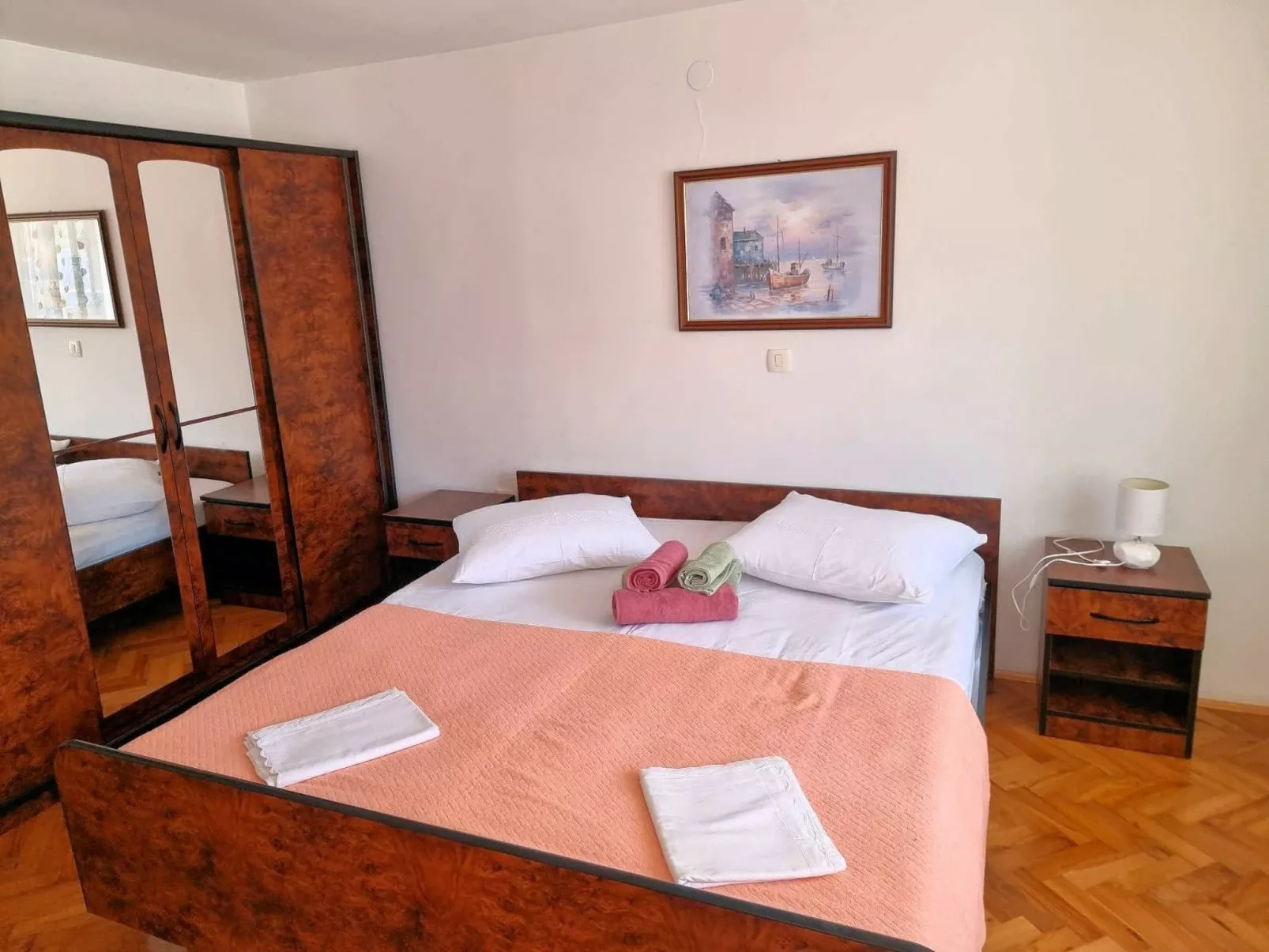 Am schönen Kieselstrand.-Binnen