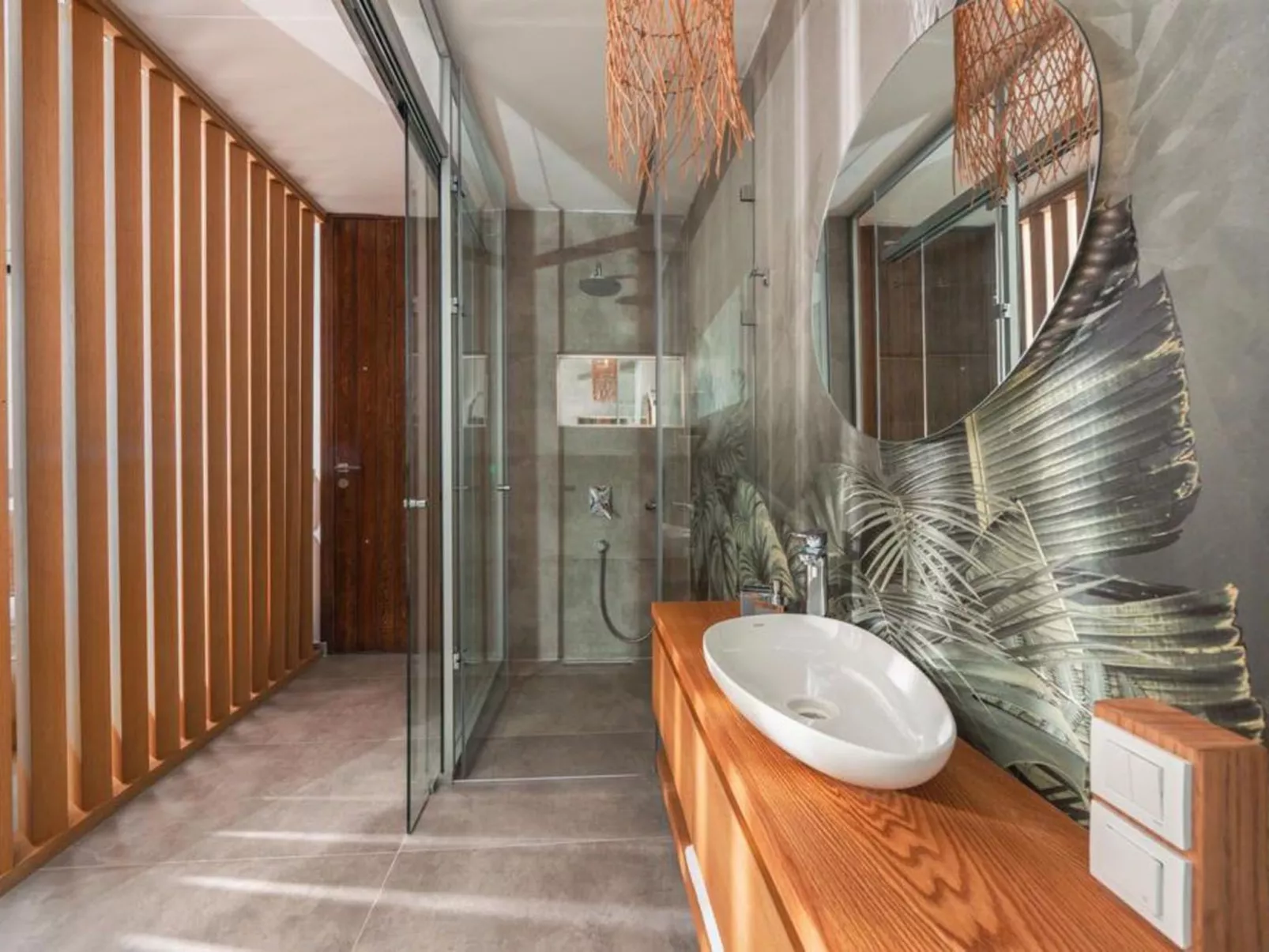 Schöne Villa mit großem Pool-Binnen